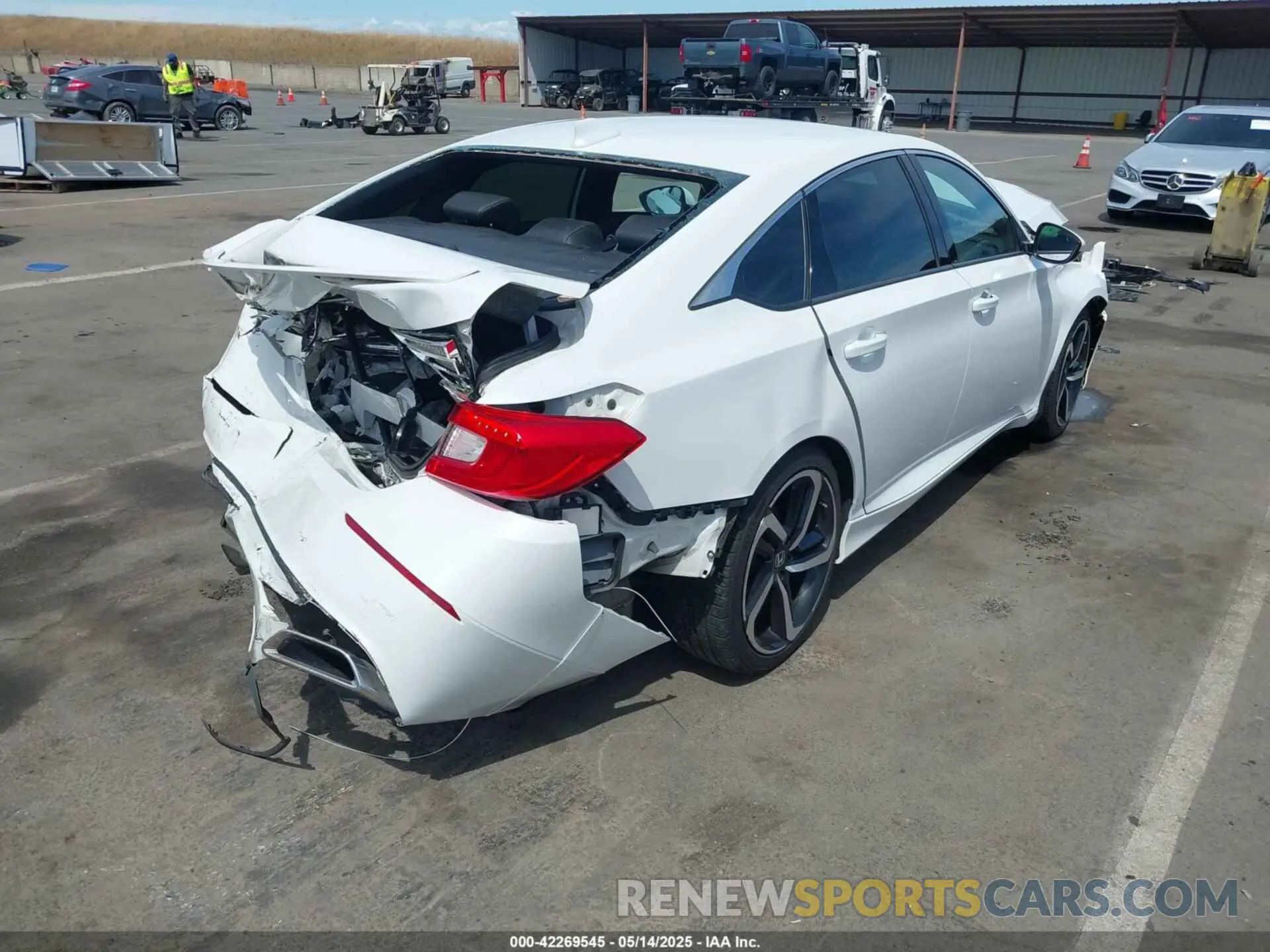 4 Фотография поврежденного автомобиля 1HGCV2F31KA032692 HONDA ACCORD 2019