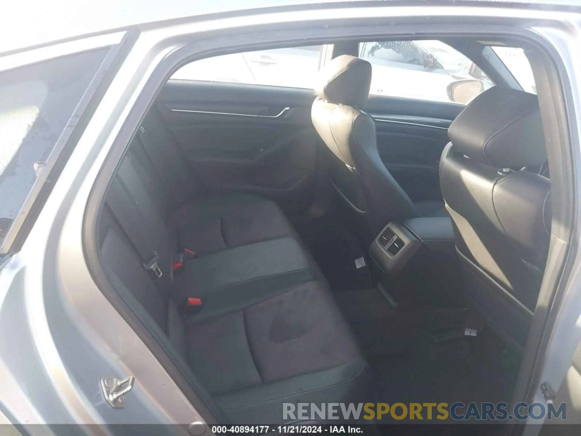 8 Фотография поврежденного автомобиля 1HGCV2F35KA005849 HONDA ACCORD 2019