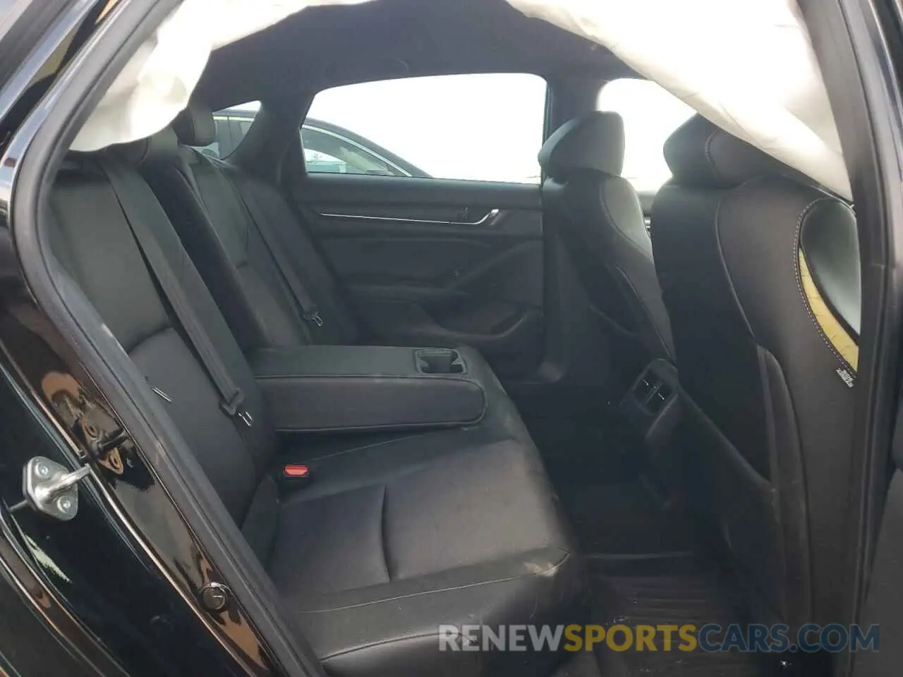 10 Photograph of a damaged car 1HGCV2F36KA008131 HONDA ACCORD 2019