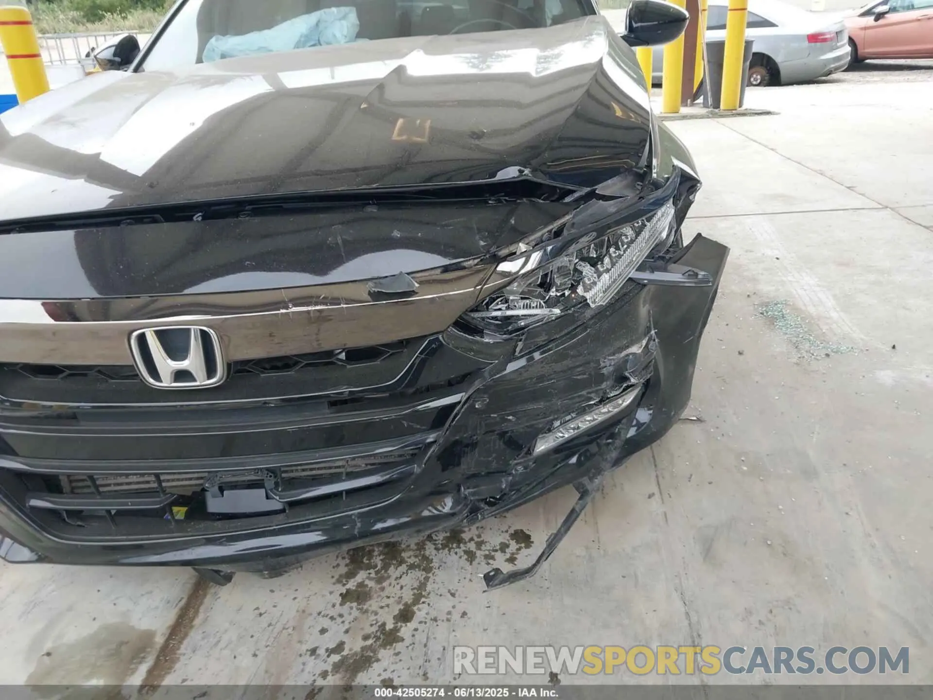 6 Photograph of a damaged car 1HGCV2F37KA021812 HONDA ACCORD 2019