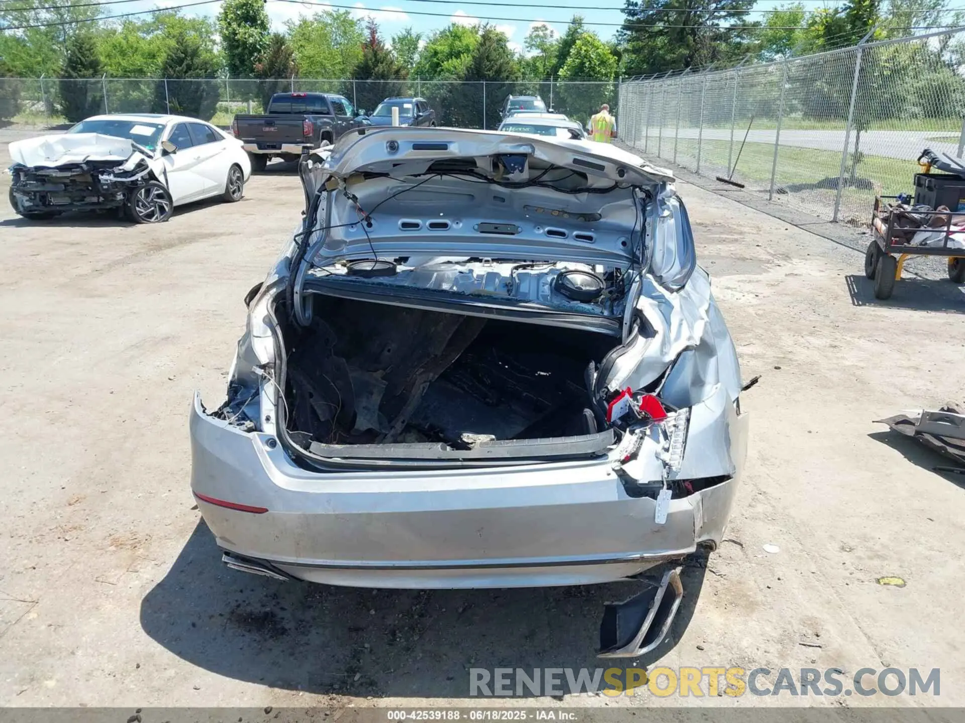 15 Photograph of a damaged car 1HGCV2F38KA012729 HONDA ACCORD 2019