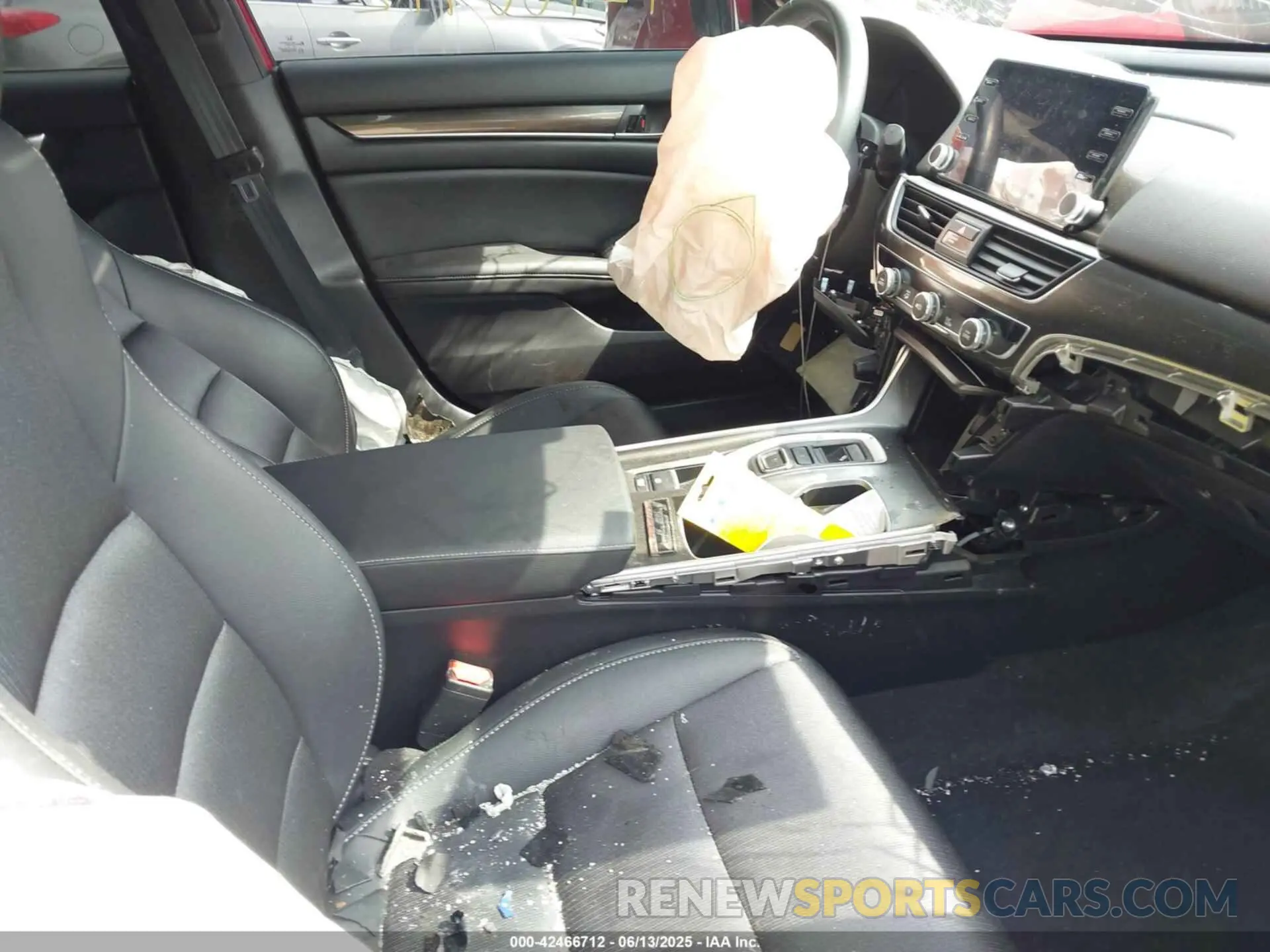 5 Photograph of a damaged car 1HGCV2F38KA021317 HONDA ACCORD 2019