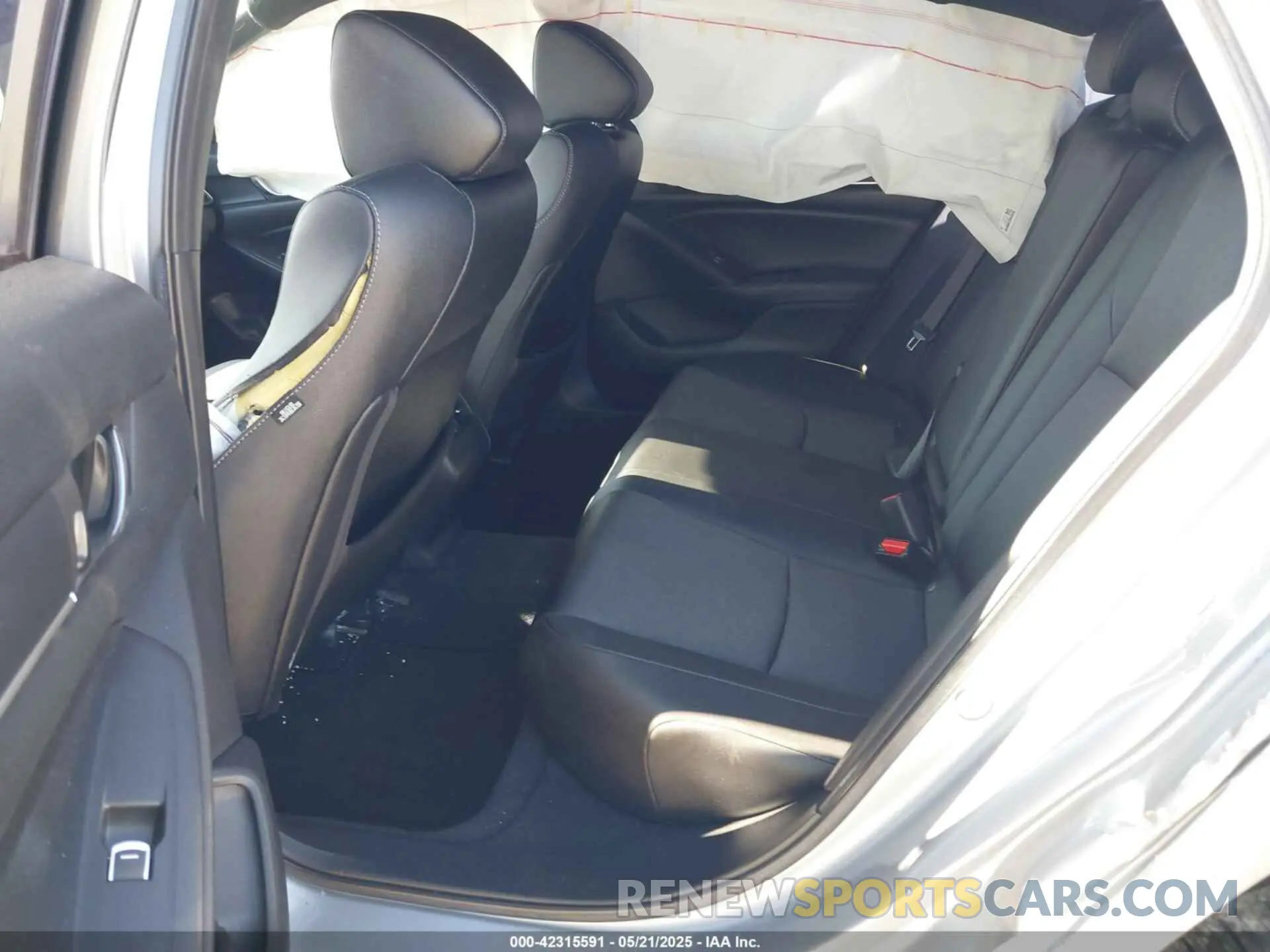 8 Photograph of a damaged car 1HGCV2F39KA011427 HONDA ACCORD 2019