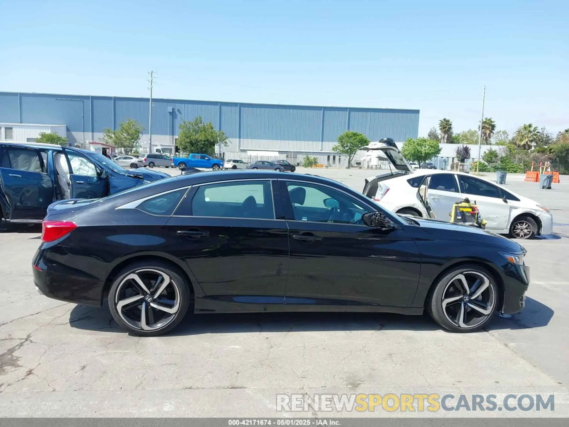 12 Фотография поврежденного автомобиля 1HGCV2F3XKA020069 HONDA ACCORD 2019