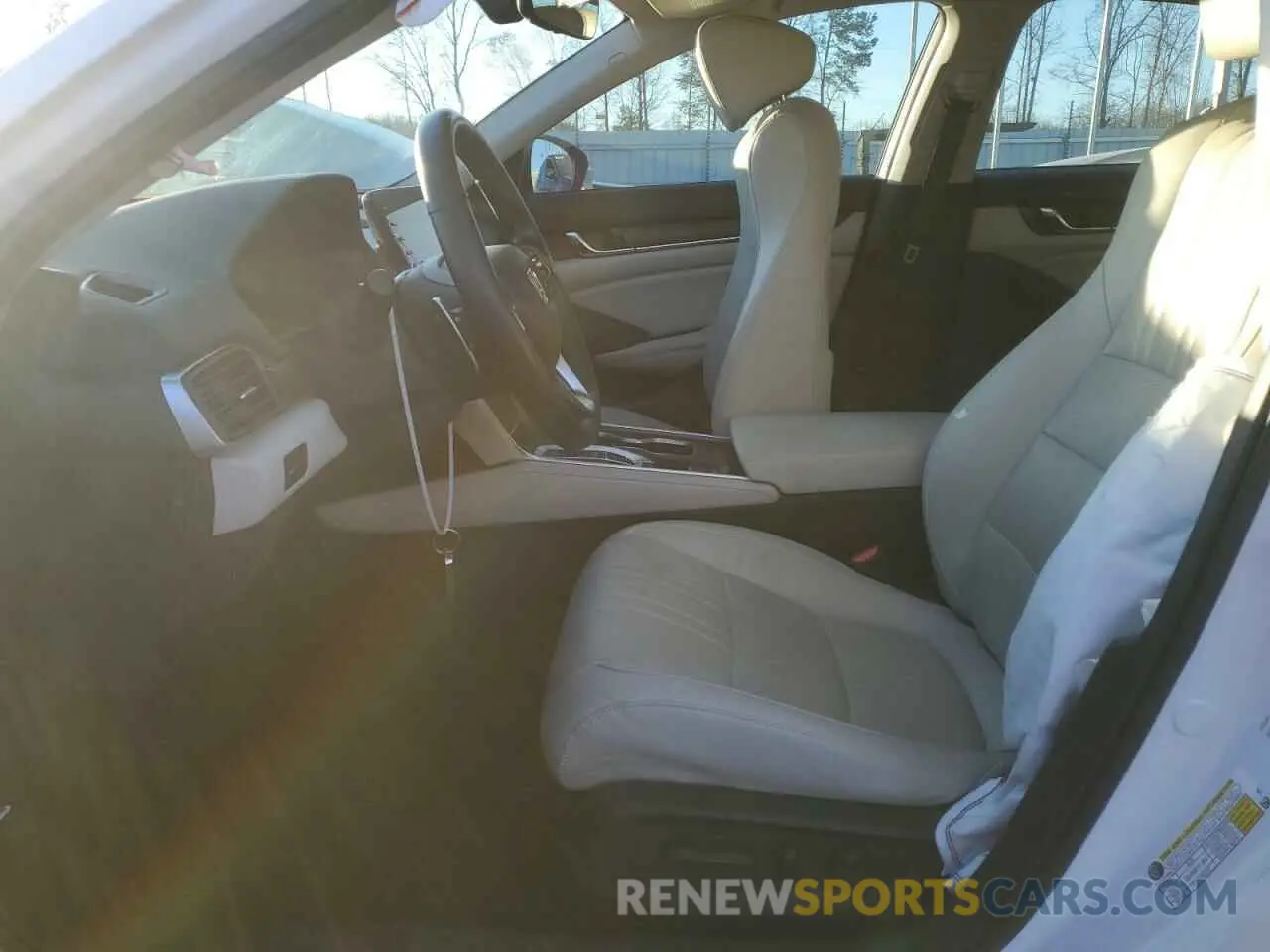 7 Photograph of a damaged car 1HGCV2F53KA010369 HONDA ACCORD 2019