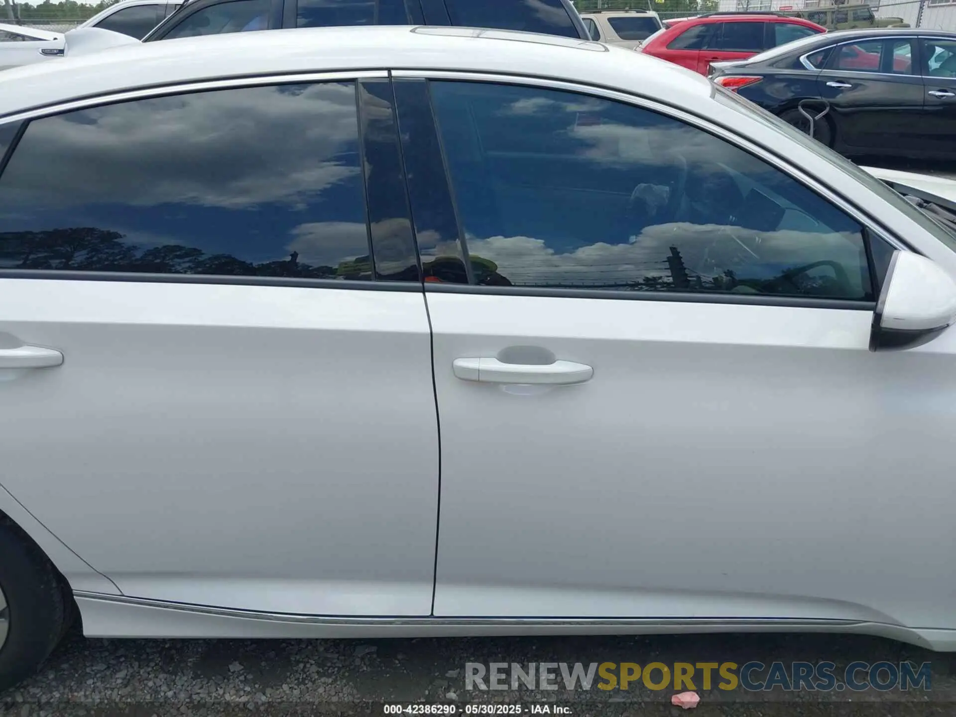 13 Photograph of a damaged car 1HGCV2F57KA022007 HONDA ACCORD 2019