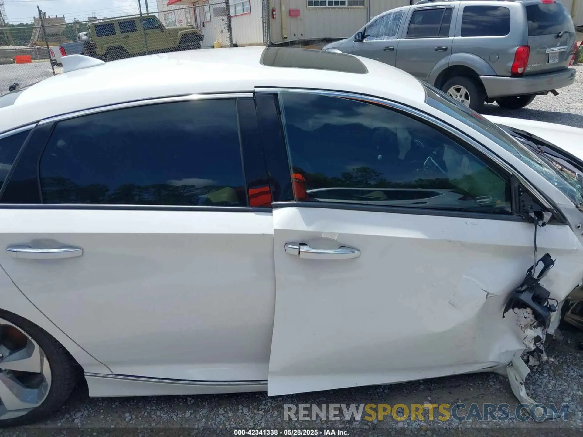 13 Photograph of a damaged car 1HGCV2F91KA025052 HONDA ACCORD 2019