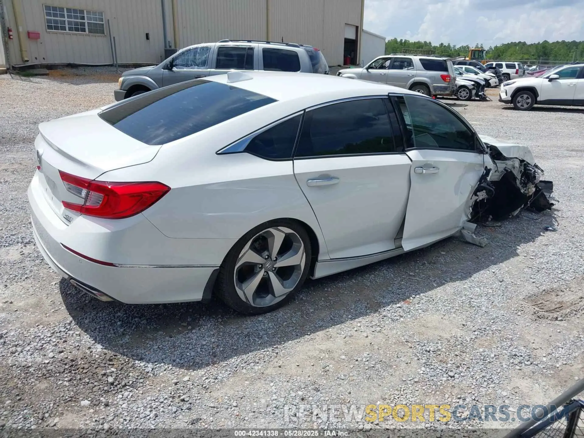 4 Photograph of a damaged car 1HGCV2F91KA025052 HONDA ACCORD 2019