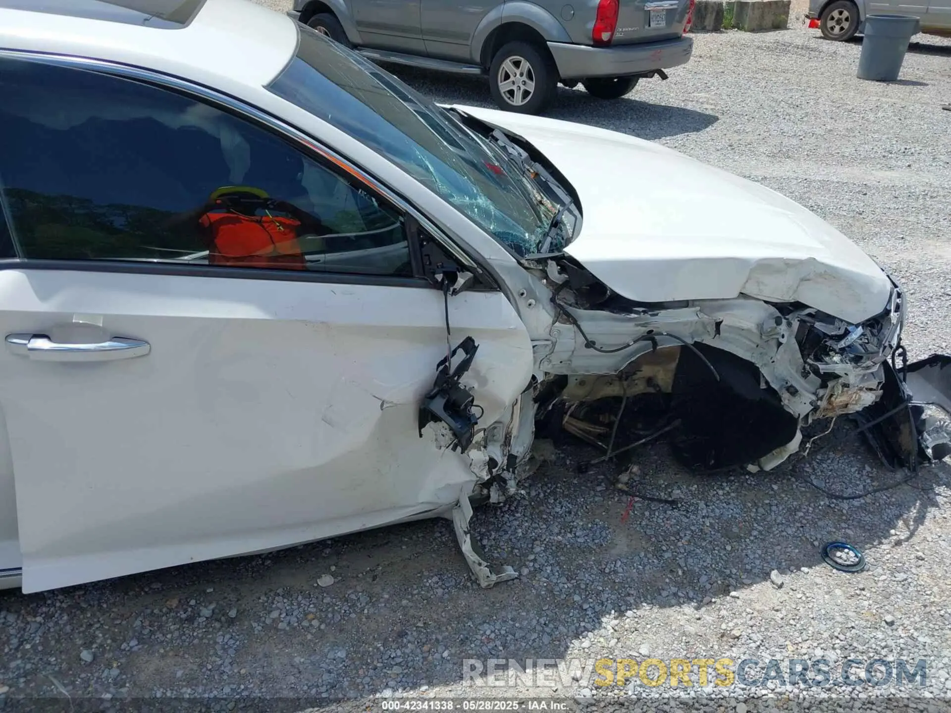 6 Photograph of a damaged car 1HGCV2F91KA025052 HONDA ACCORD 2019