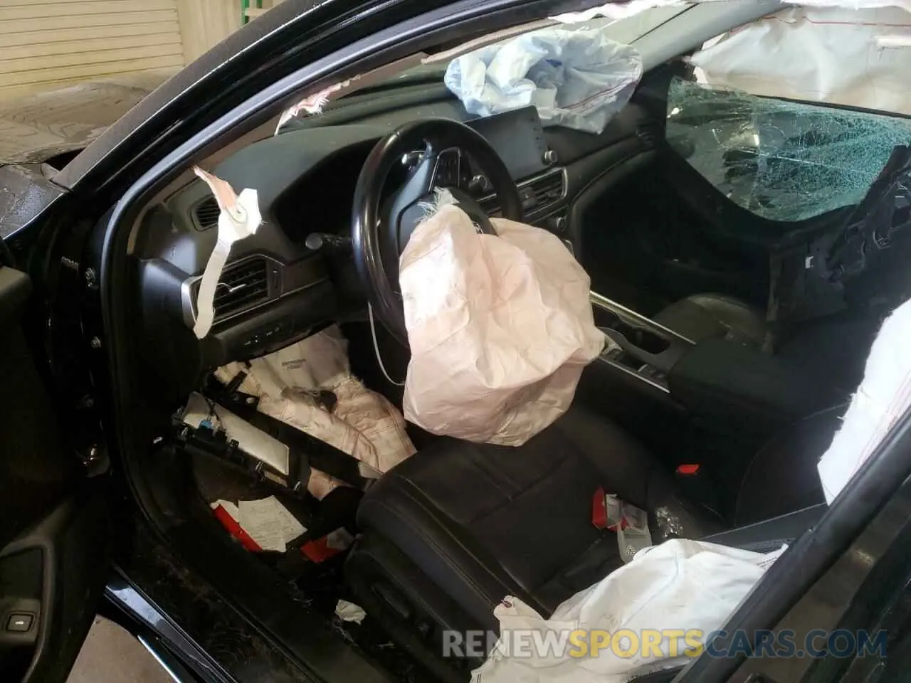 8 Photograph of a damaged car 1HGCV2F95KA036488 HONDA ACCORD 2019
