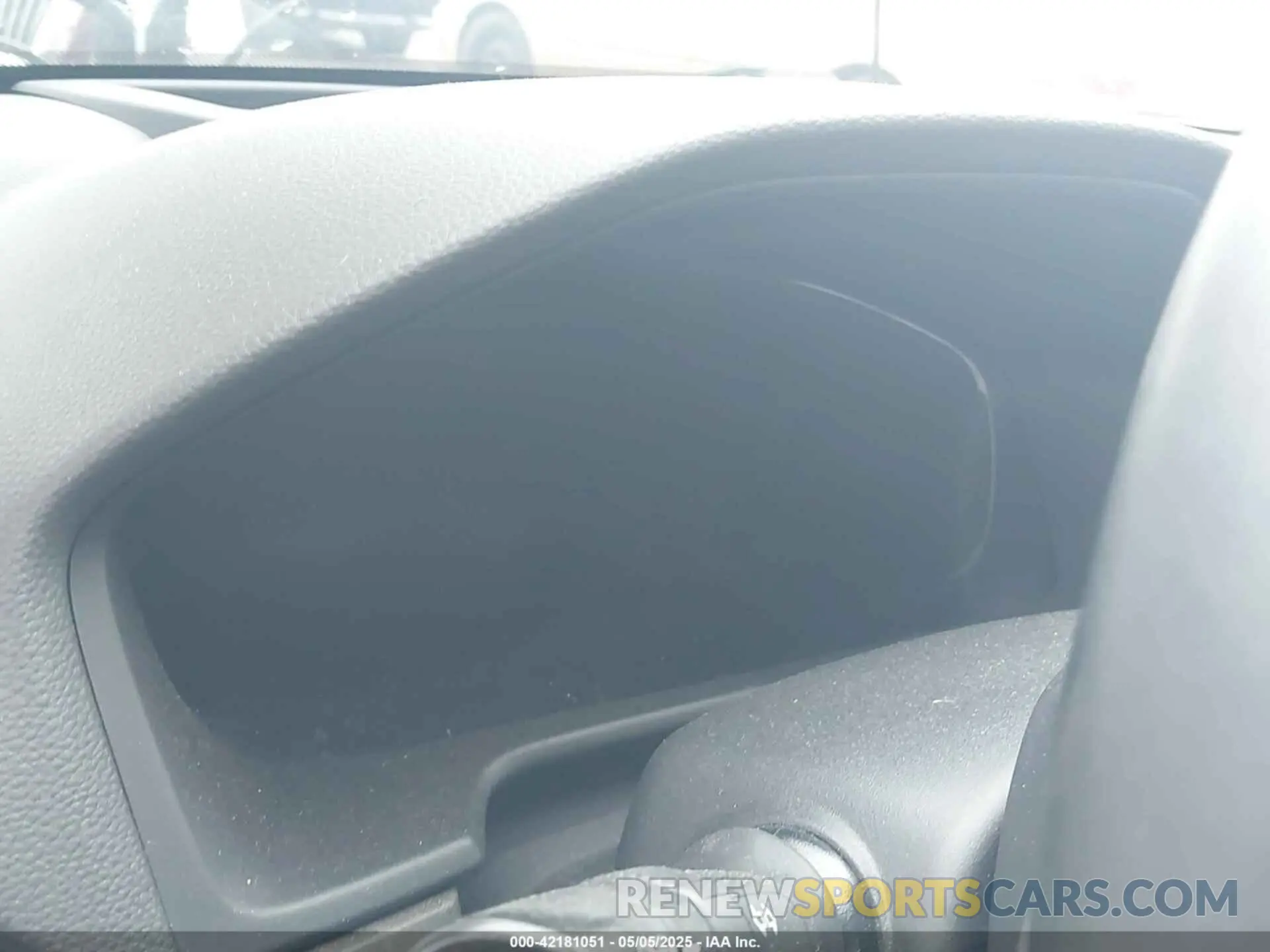 14 Photograph of a damaged car 1HGCV2F96KA009445 HONDA ACCORD 2019
