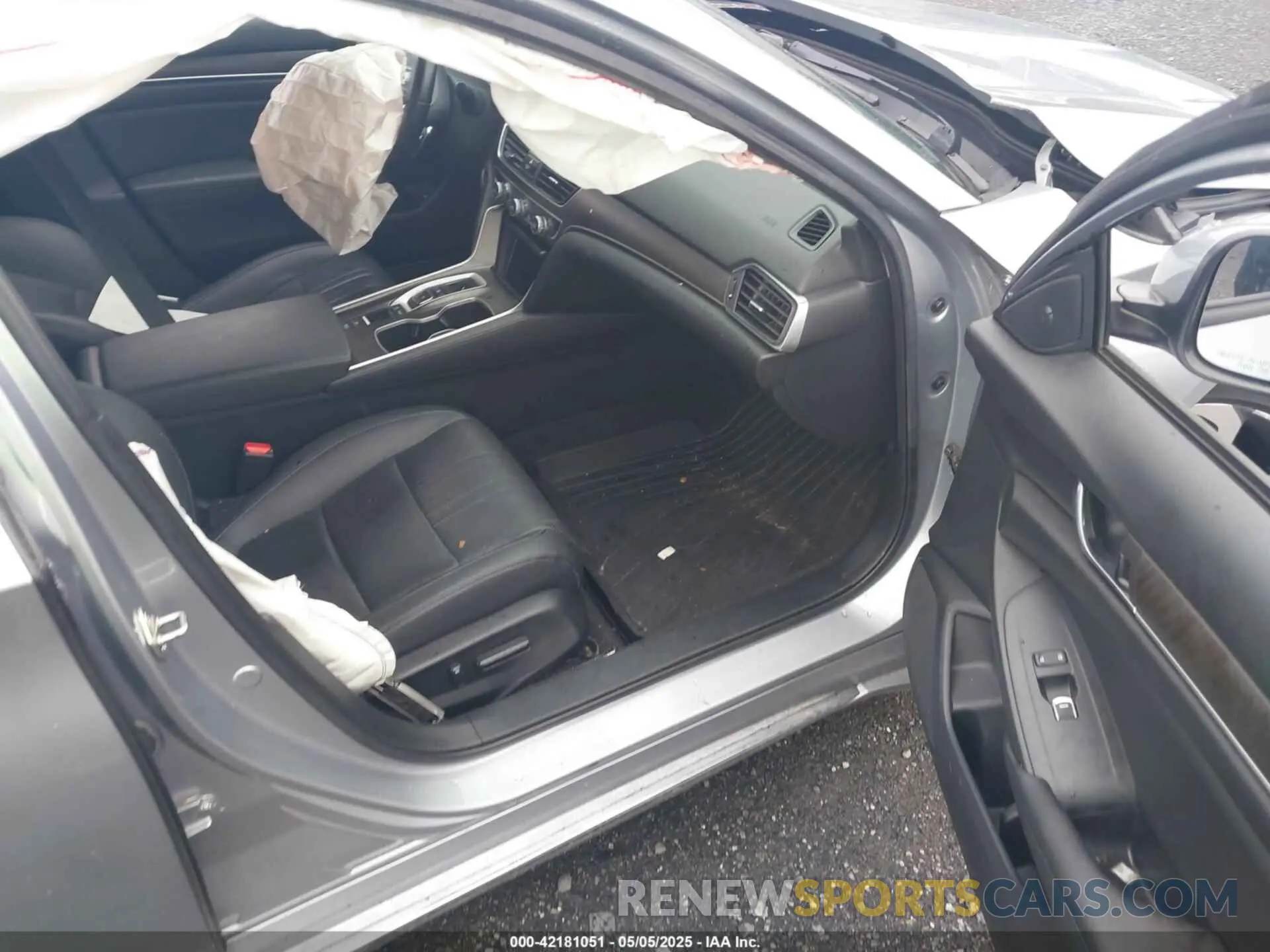 5 Photograph of a damaged car 1HGCV2F96KA009445 HONDA ACCORD 2019