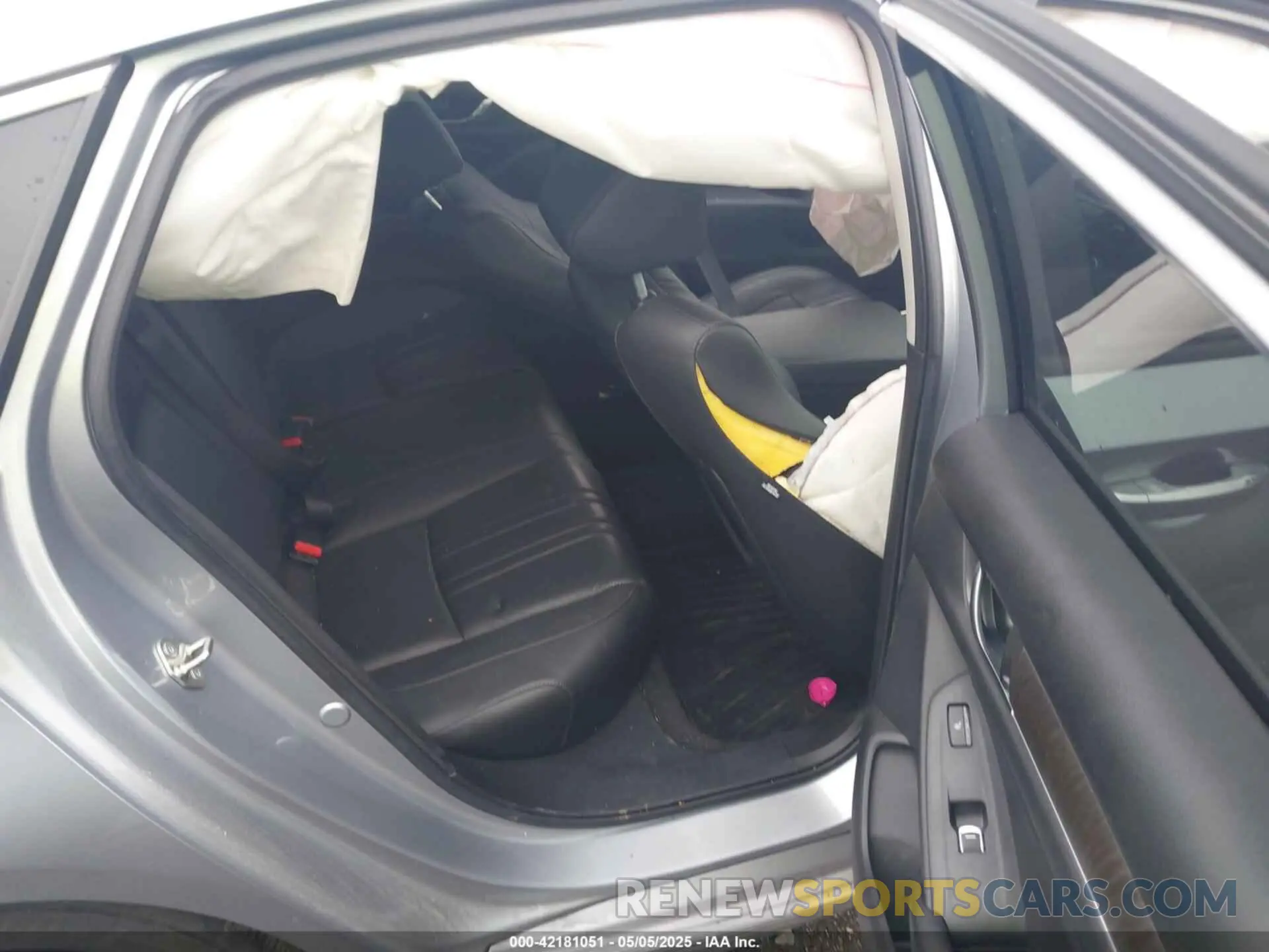 8 Photograph of a damaged car 1HGCV2F96KA009445 HONDA ACCORD 2019