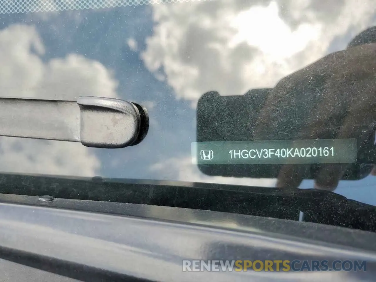 12 Photograph of a damaged car 1HGCV3F40KA020161 HONDA ACCORD 2019
