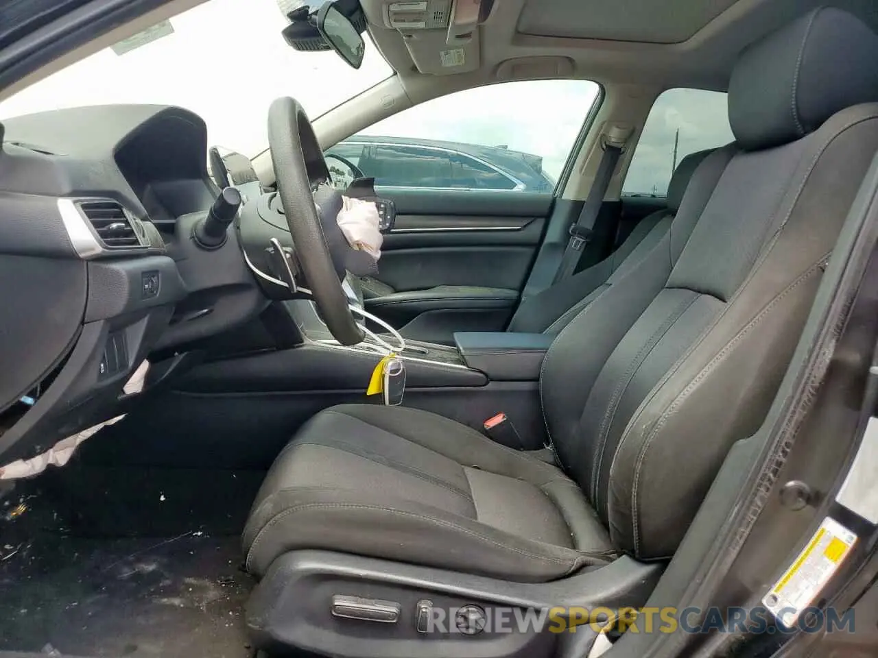 7 Photograph of a damaged car 1HGCV3F40KA020161 HONDA ACCORD 2019