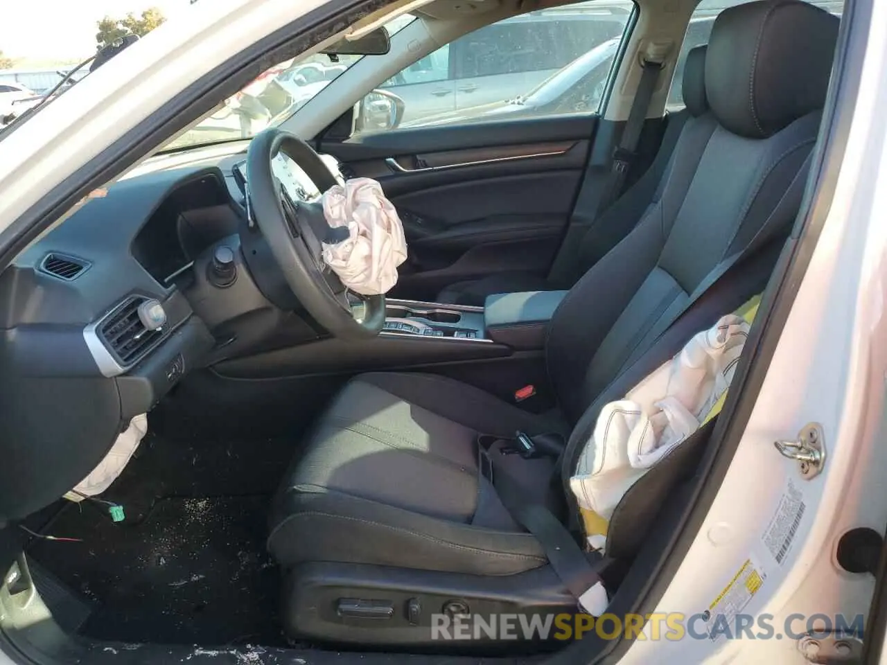 7 Photograph of a damaged car 1HGCV3F43KA017609 HONDA ACCORD 2019