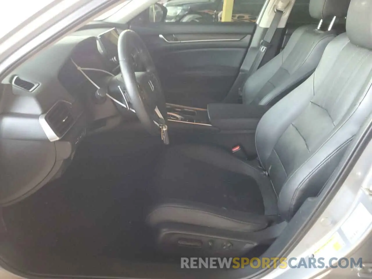 7 Photograph of a damaged car 1HGCV3F96KA016949 HONDA ACCORD 2019