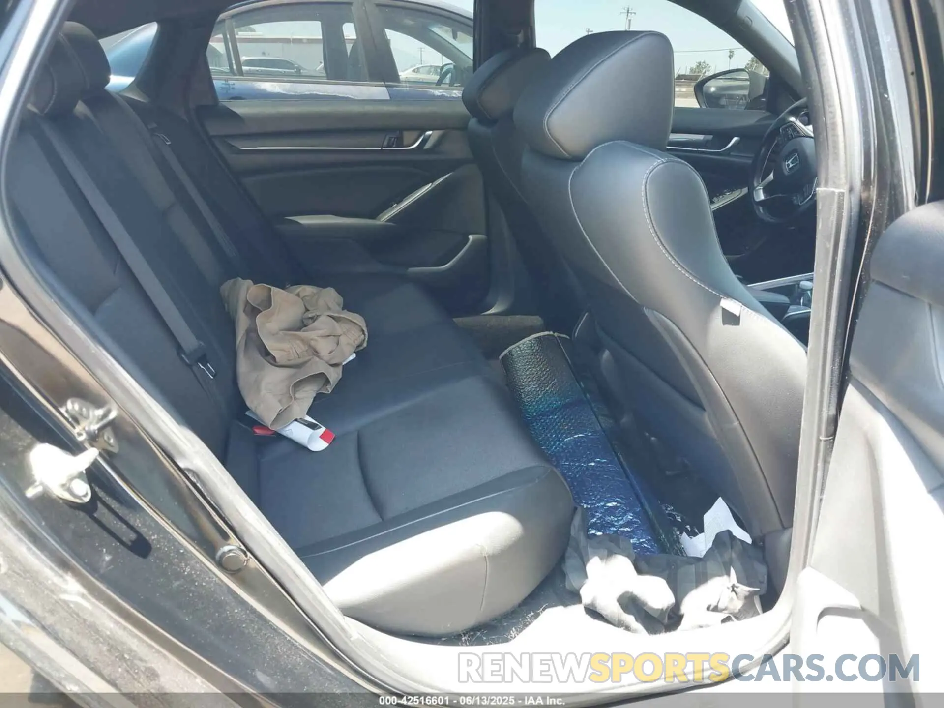 8 Фотография поврежденного автомобиля 1HGCV1E34LA051119 HONDA ACCORD 2020