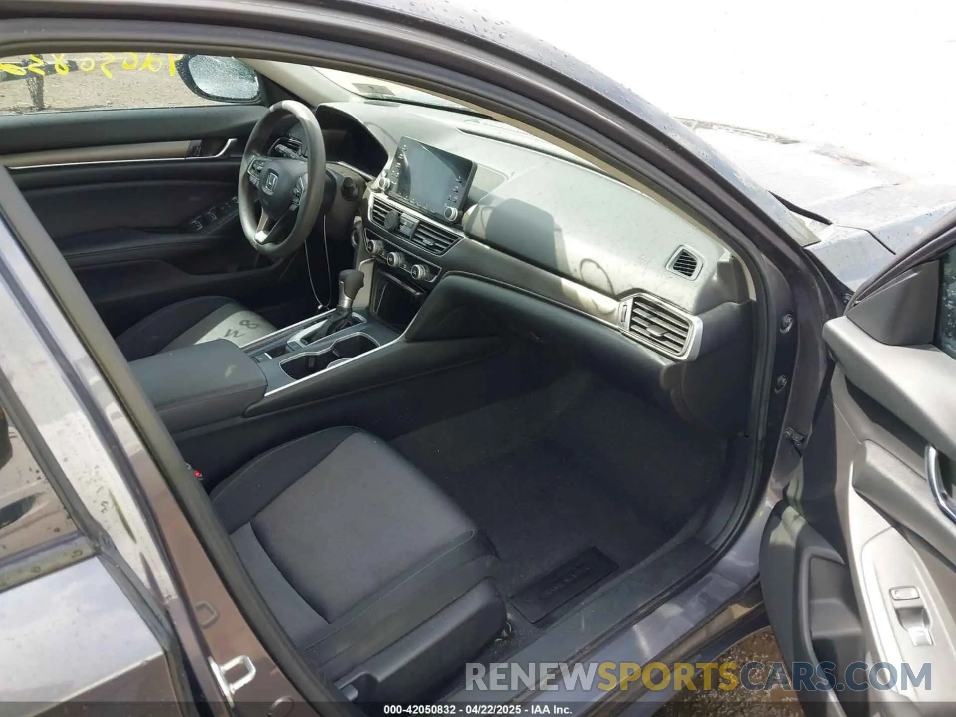 5 Photograph of a damaged car 1HGCV1F13LA108570 HONDA ACCORD 2020