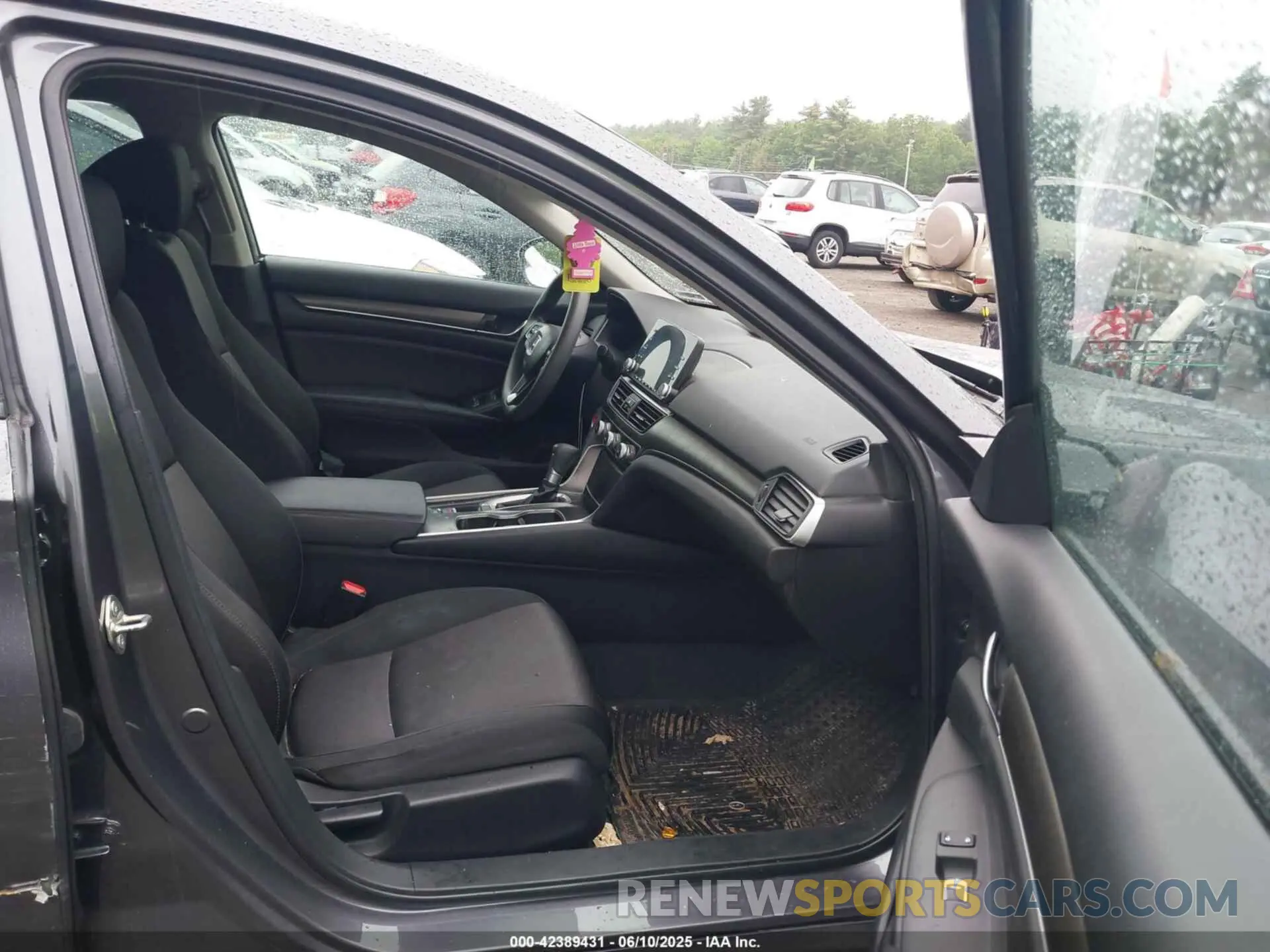 5 Photograph of a damaged car 1HGCV1F16LA007300 HONDA ACCORD 2020