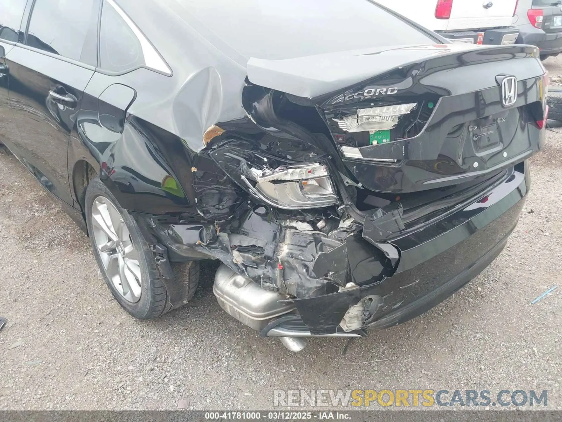 6 Photograph of a damaged car 1HGCV1F17LA093104 HONDA ACCORD 2020