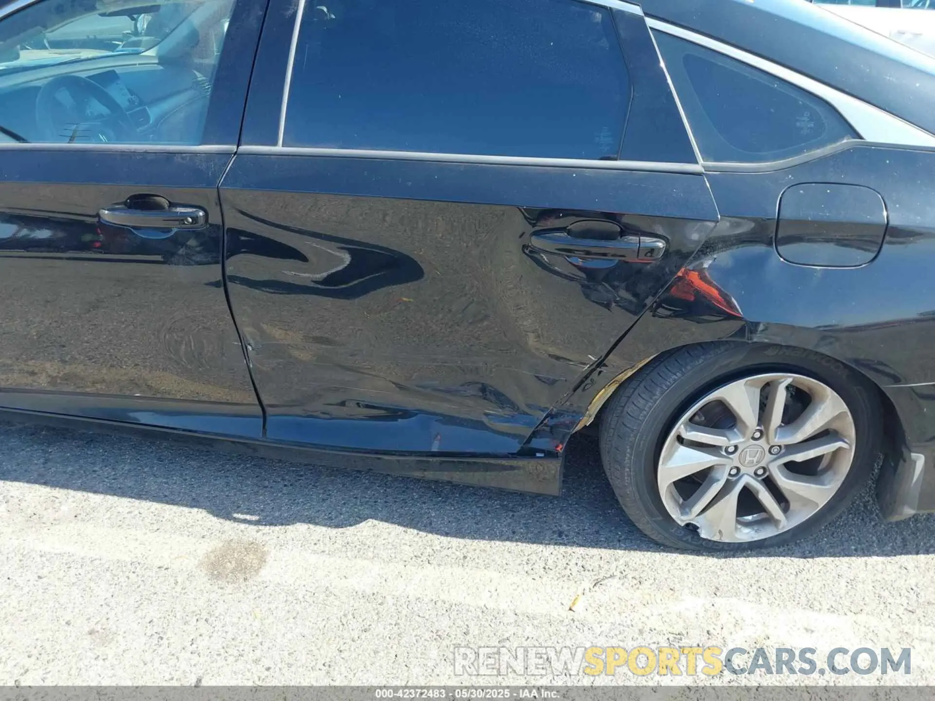 6 Photograph of a damaged car 1HGCV1F18LA098621 HONDA ACCORD 2020