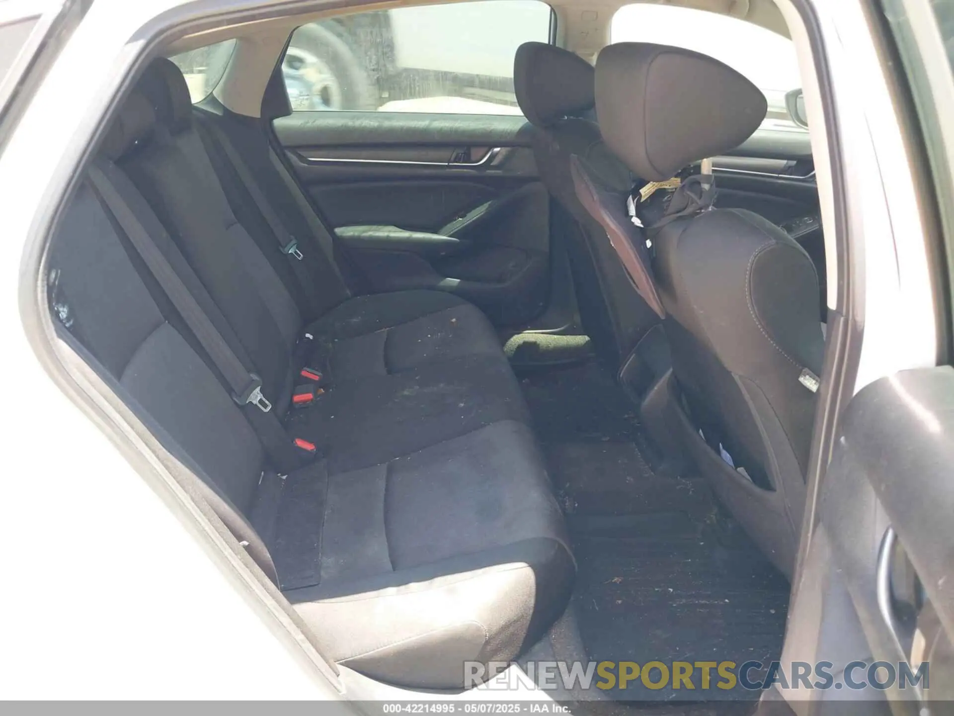 8 Photograph of a damaged car 1HGCV1F1XLA111482 HONDA ACCORD 2020