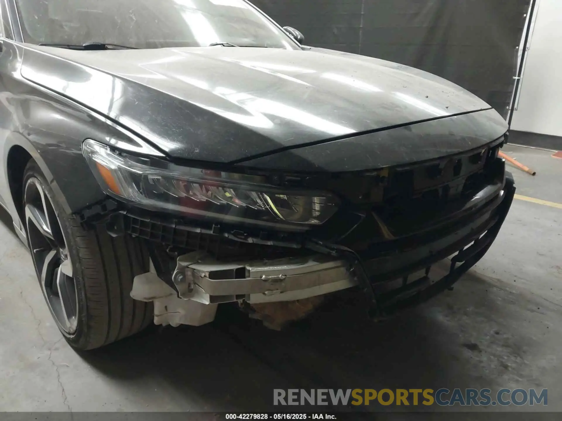 6 Photograph of a damaged car 1HGCV1F30LA038088 HONDA ACCORD 2020