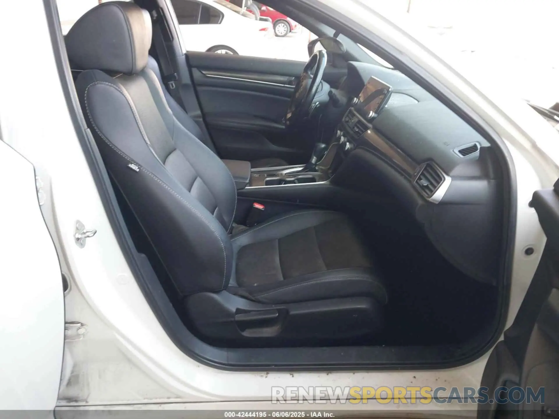5 Photograph of a damaged car 1HGCV1F31LA056535 HONDA ACCORD 2020