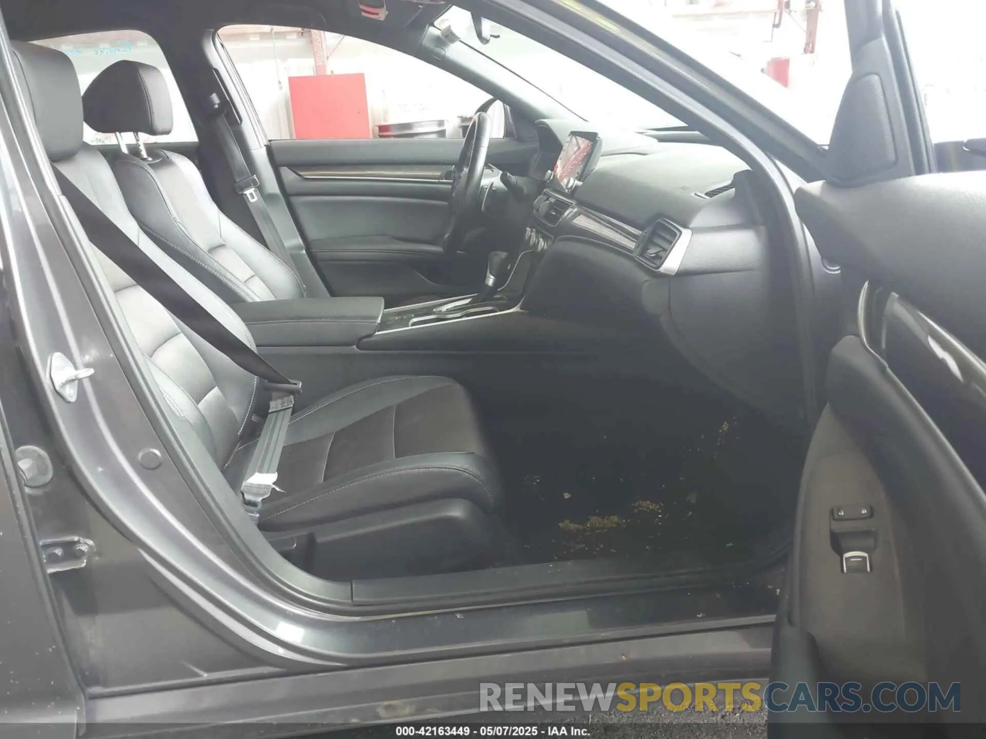 5 Photograph of a damaged car 1HGCV1F31LA098087 HONDA ACCORD 2020