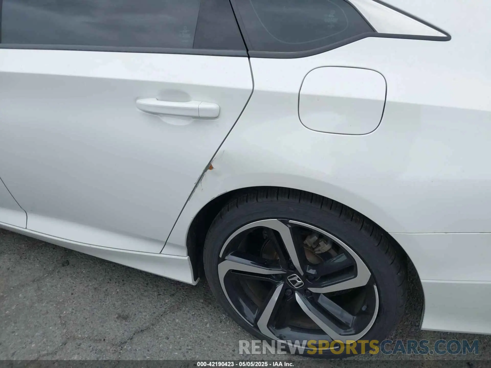 6 Photograph of a damaged car 1HGCV1F32LA074025 HONDA ACCORD 2020
