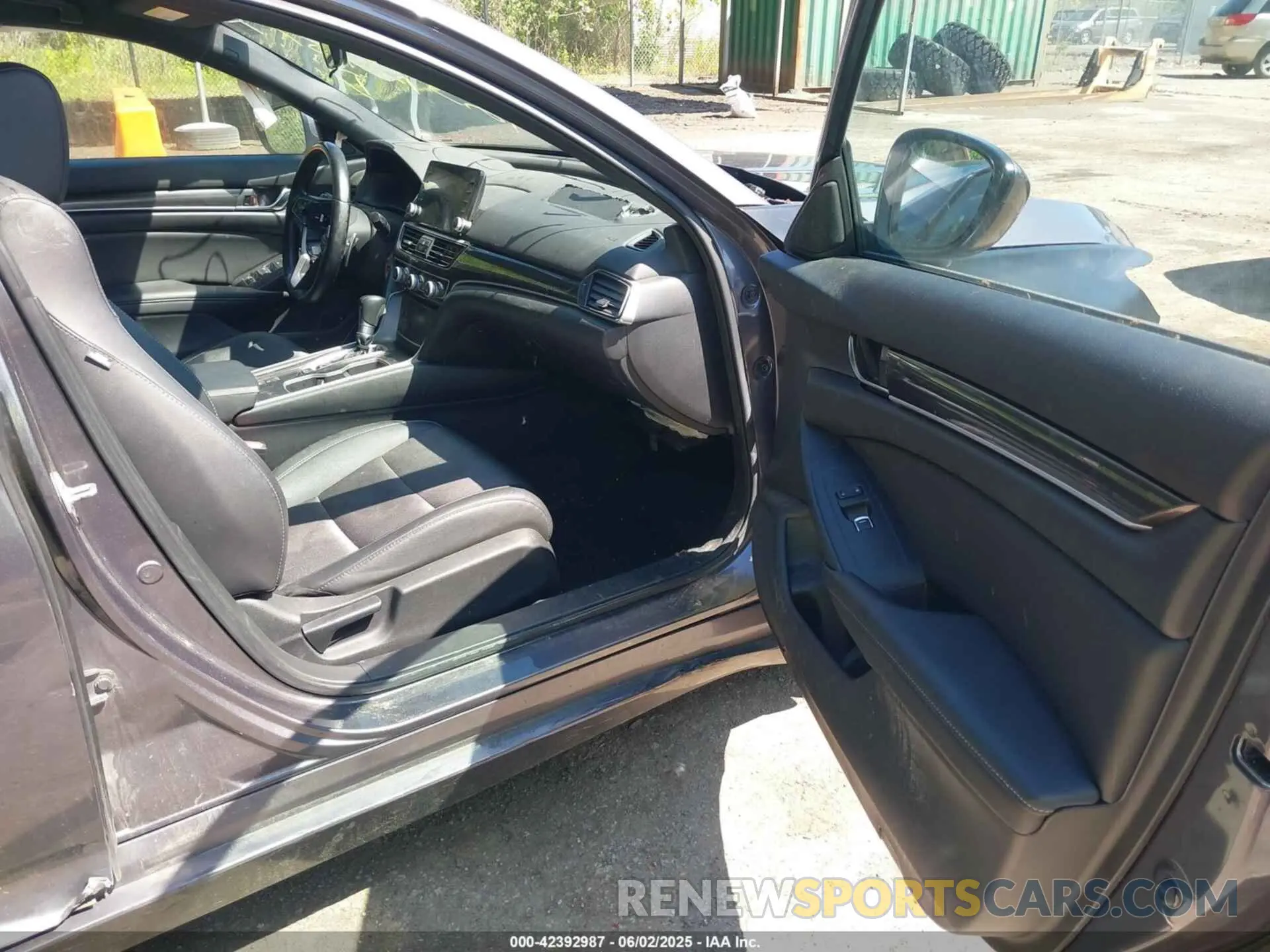 5 Photograph of a damaged car 1HGCV1F32LA128441 HONDA ACCORD 2020