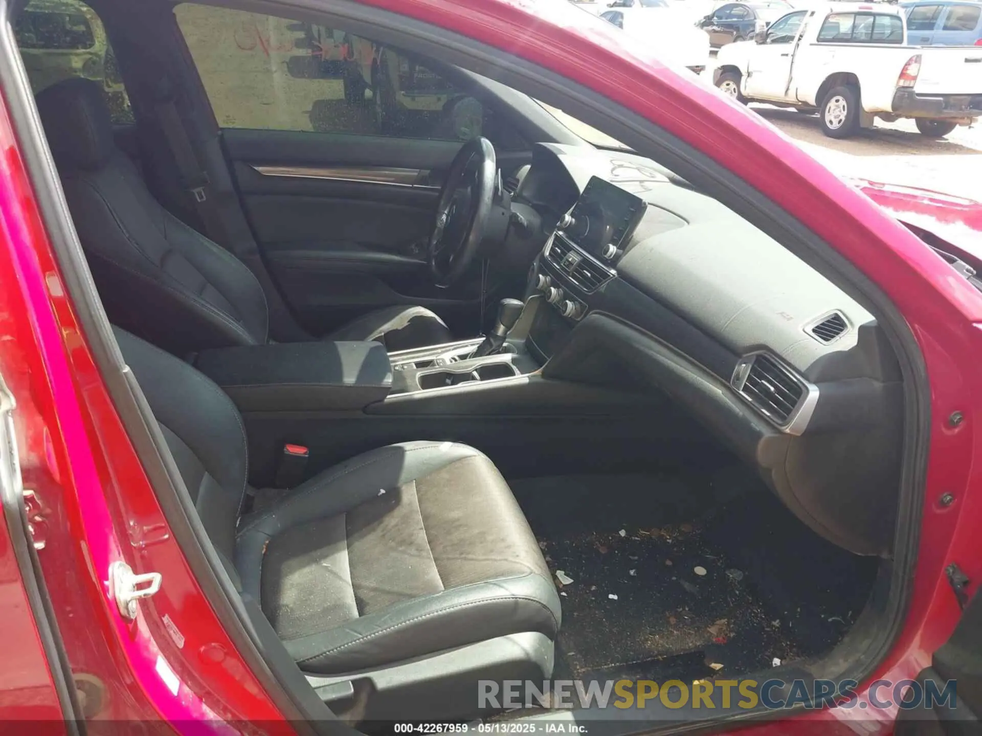 5 Photograph of a damaged car 1HGCV1F32LA136295 HONDA ACCORD 2020