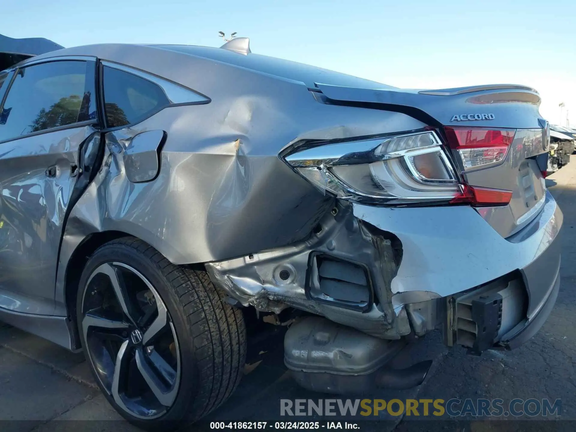 18 Фотография поврежденного автомобиля 1HGCV1F33LA125497 HONDA ACCORD 2020