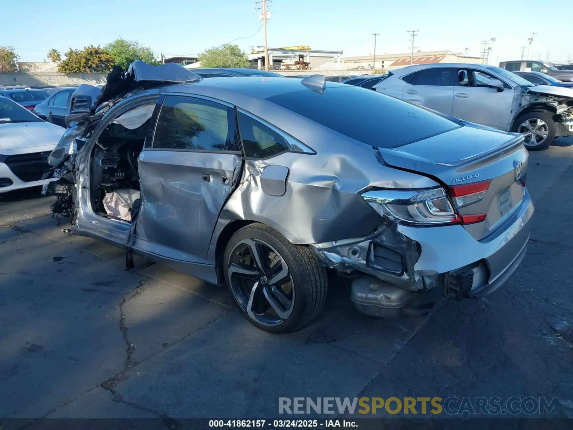3 Фотография поврежденного автомобиля 1HGCV1F33LA125497 HONDA ACCORD 2020