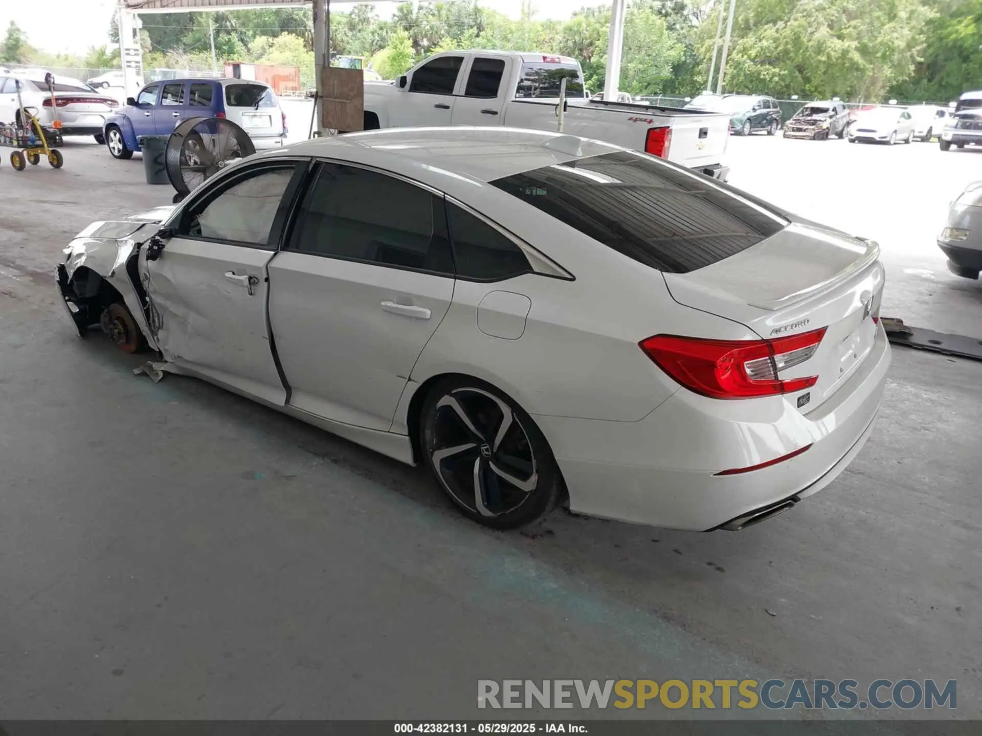 3 Фотография поврежденного автомобиля 1HGCV1F35LA014112 HONDA ACCORD 2020