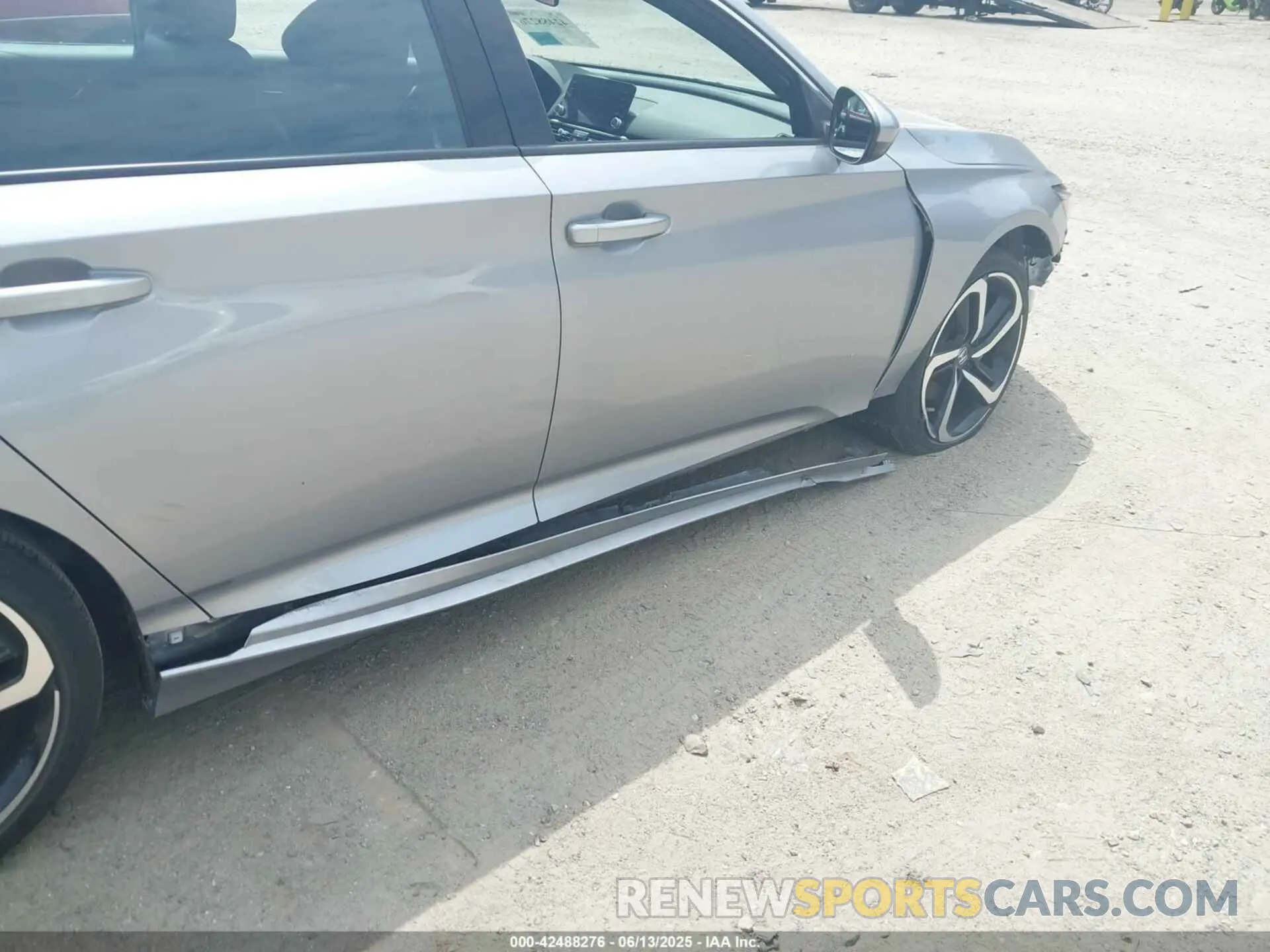 18 Photograph of a damaged car 1HGCV1F36LA149230 HONDA ACCORD 2020