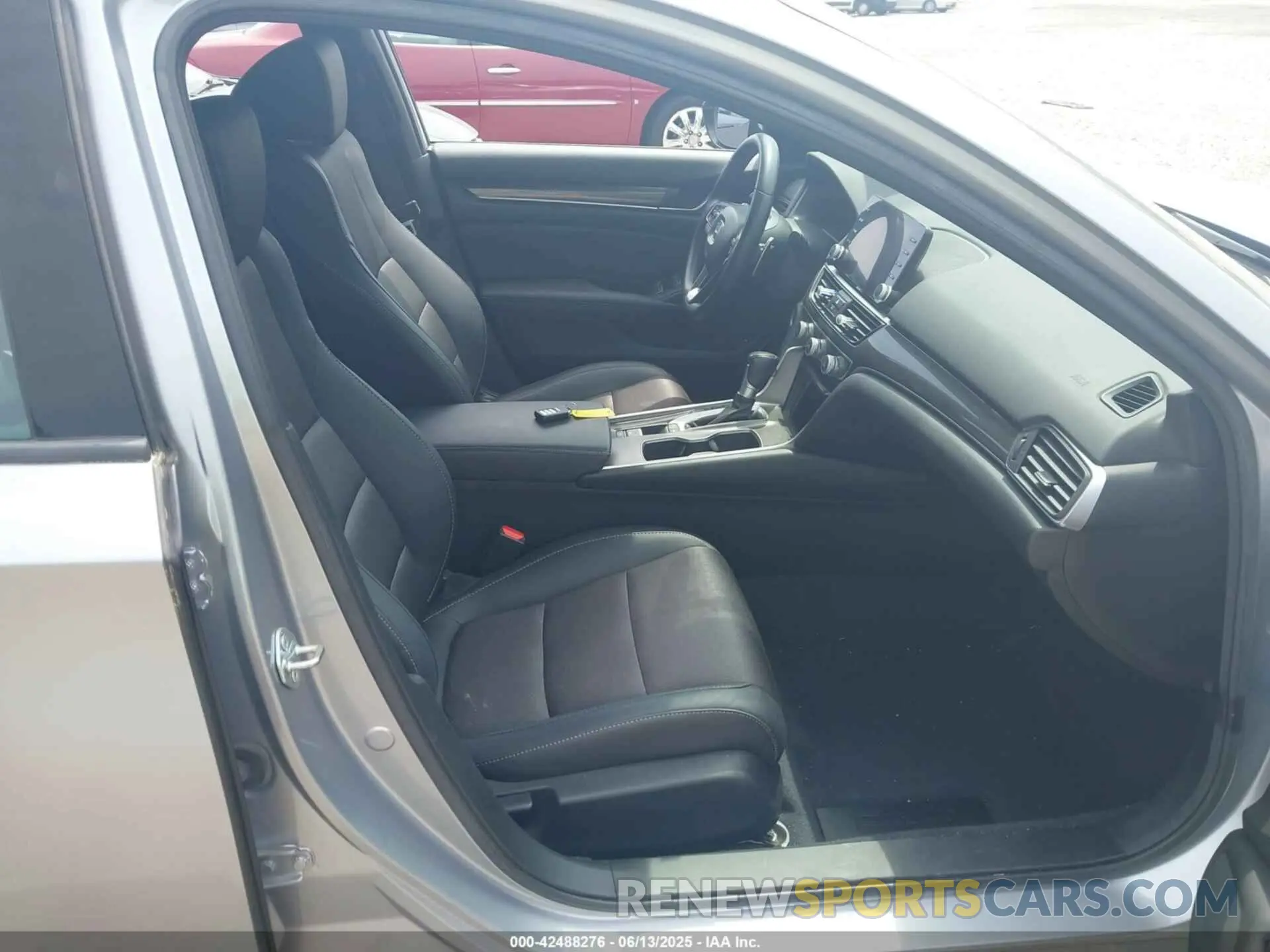 5 Photograph of a damaged car 1HGCV1F36LA149230 HONDA ACCORD 2020