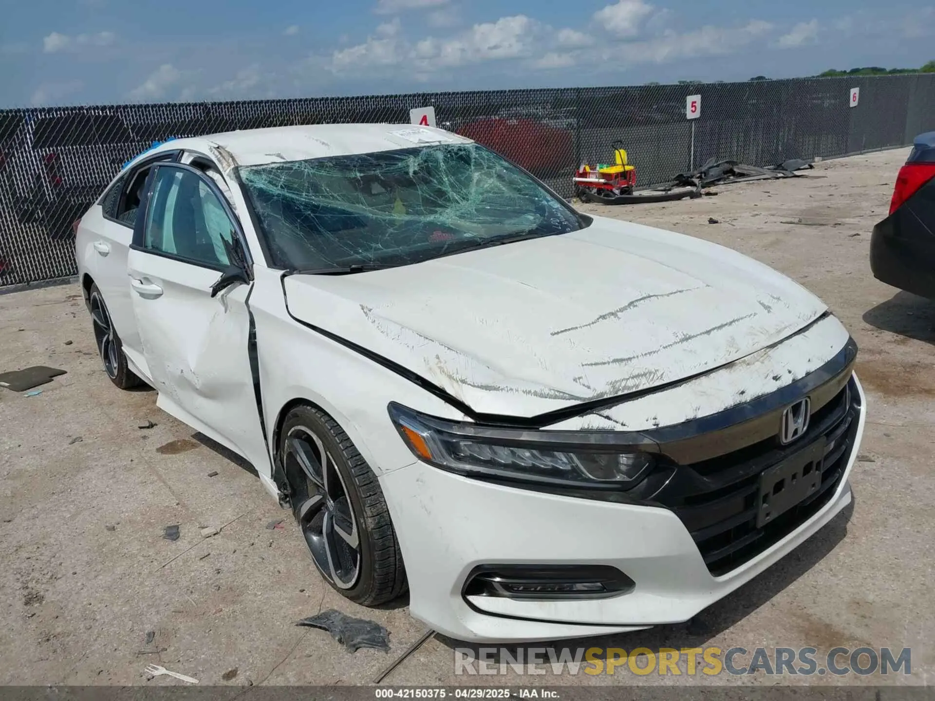 1 Фотография поврежденного автомобиля 1HGCV1F37LA023037 HONDA ACCORD 2020