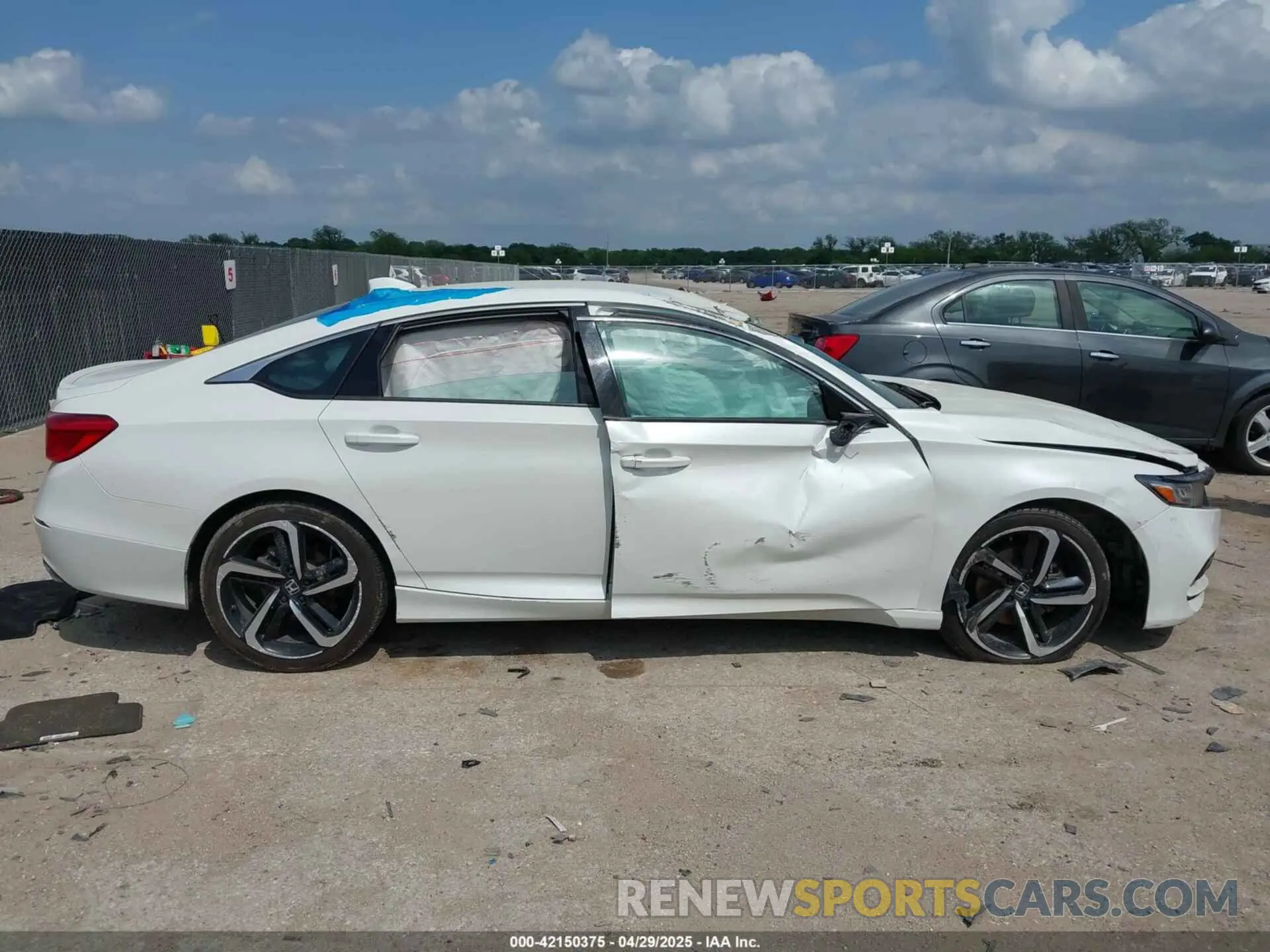 12 Фотография поврежденного автомобиля 1HGCV1F37LA023037 HONDA ACCORD 2020
