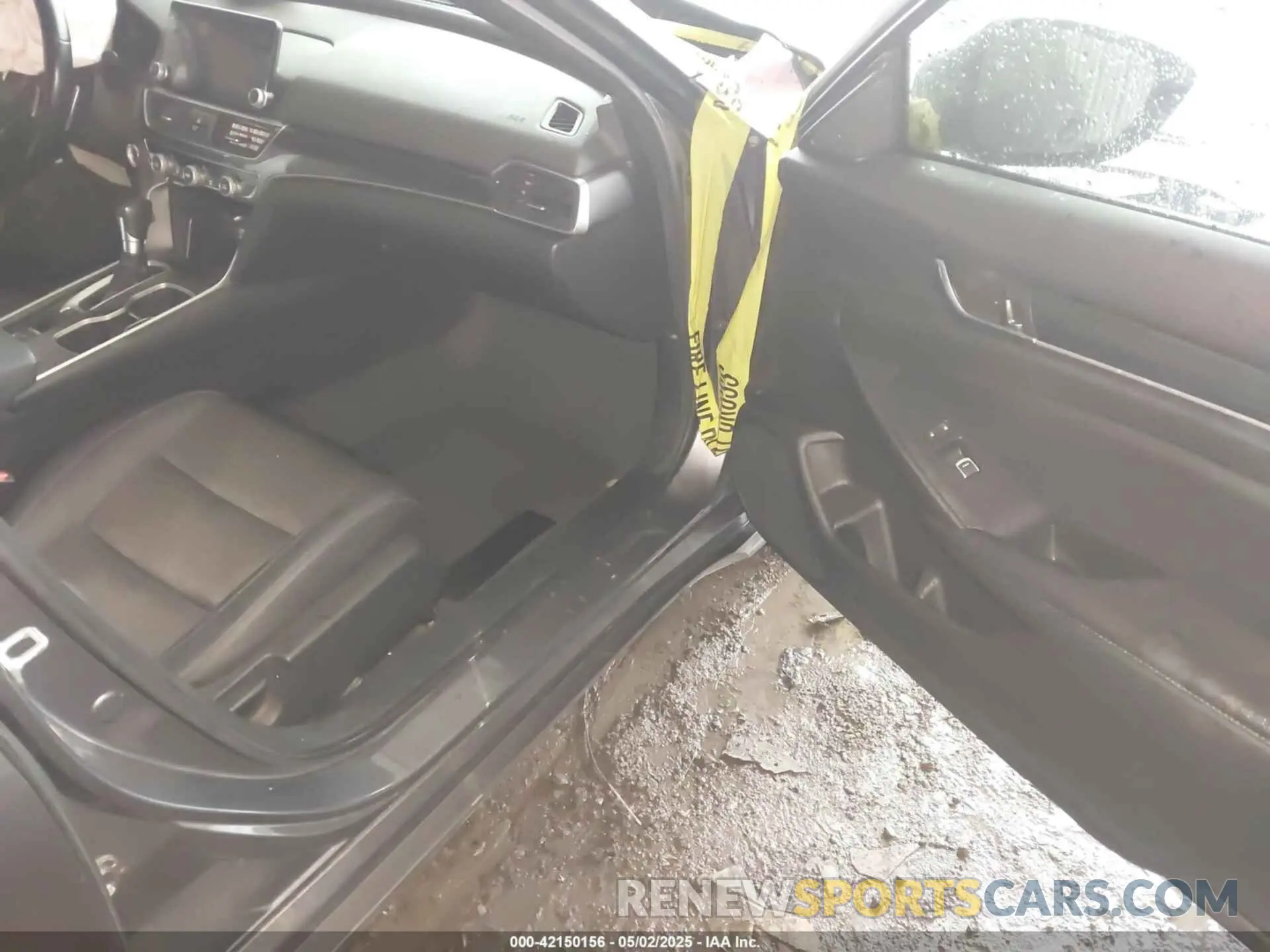 5 Photograph of a damaged car 1HGCV1F38LA105360 HONDA ACCORD 2020