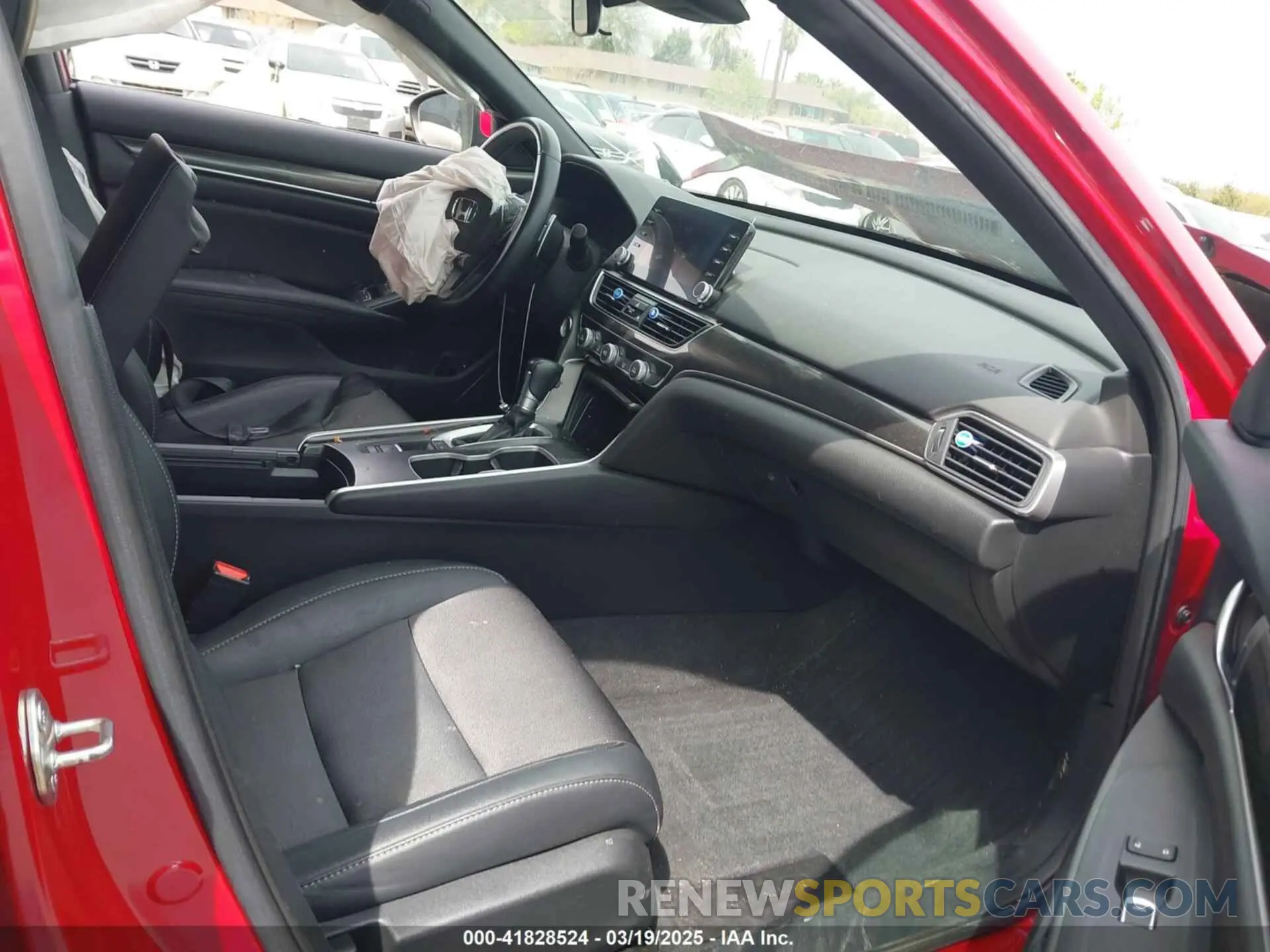 5 Photograph of a damaged car 1HGCV1F38LA136334 HONDA ACCORD 2020
