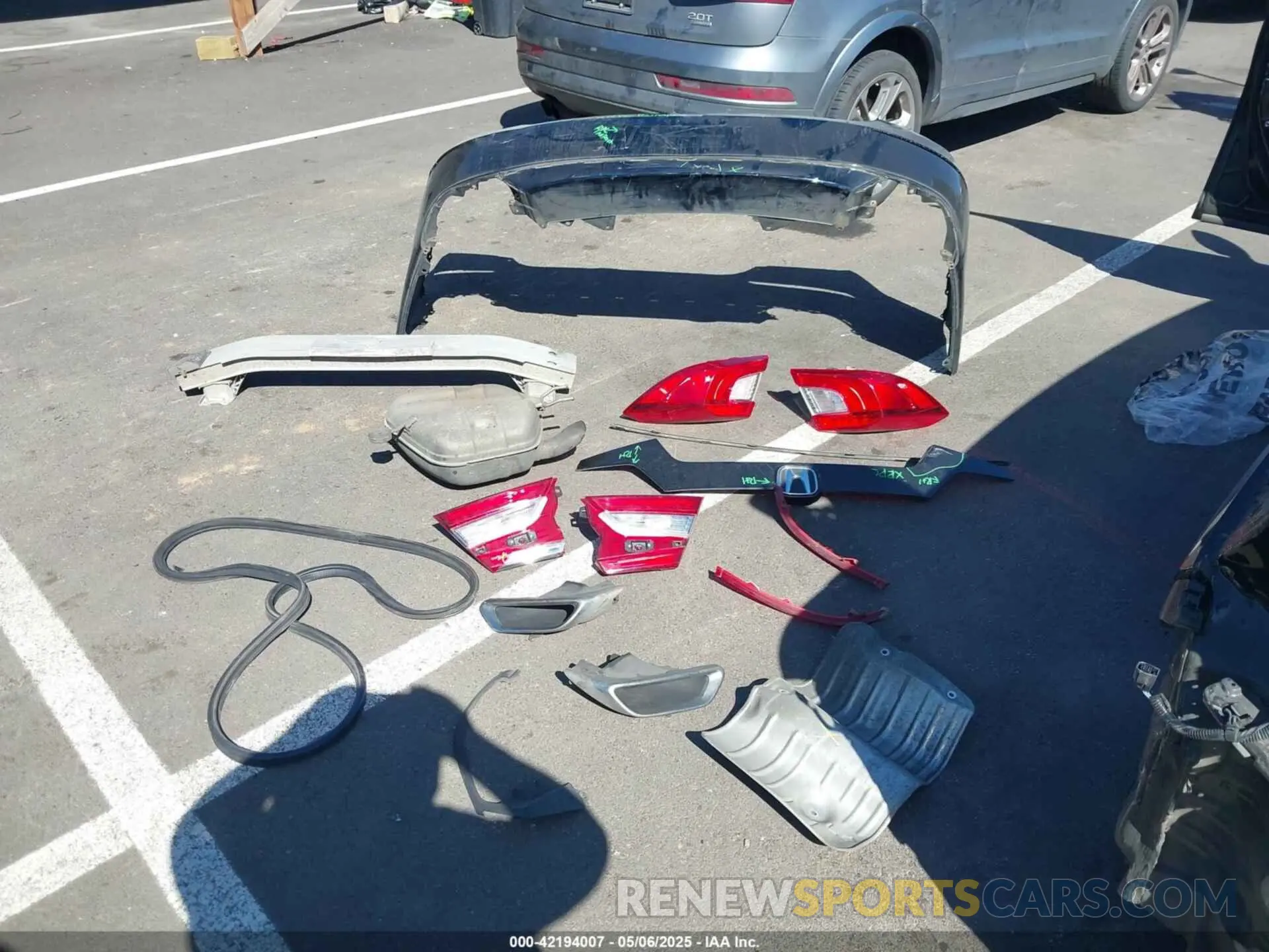 12 Photograph of a damaged car 1HGCV1F39LA044861 HONDA ACCORD 2020