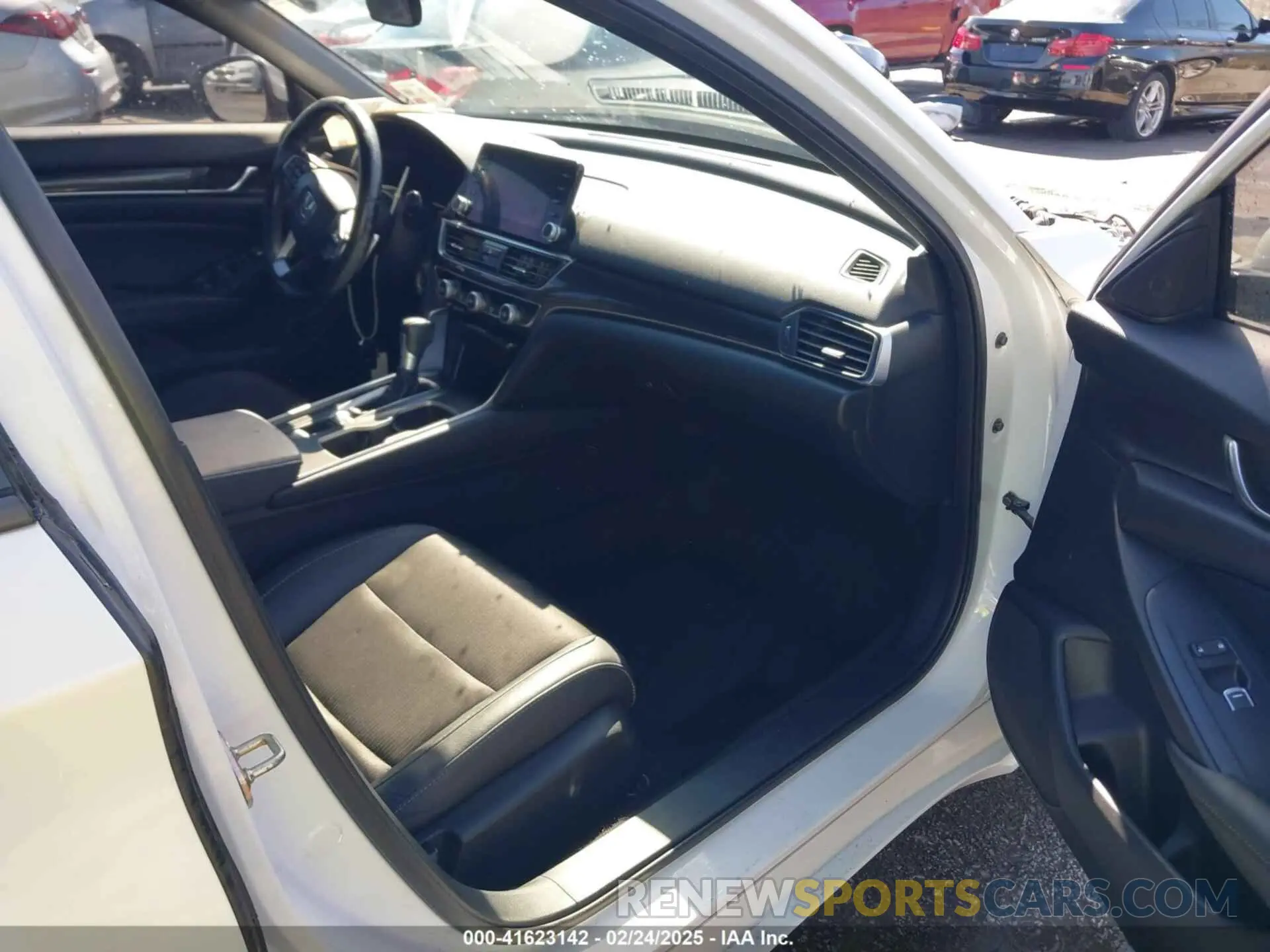 5 Photograph of a damaged car 1HGCV1F39LA050675 HONDA ACCORD 2020