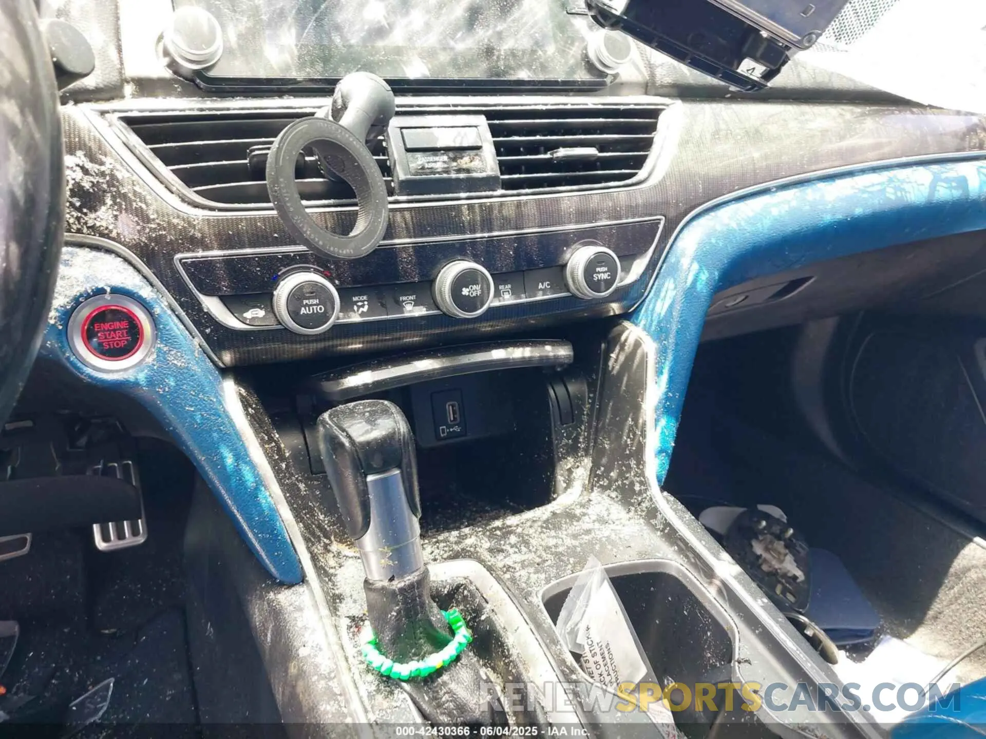 17 Photograph of a damaged car 1HGCV1F39LA112172 HONDA ACCORD 2020