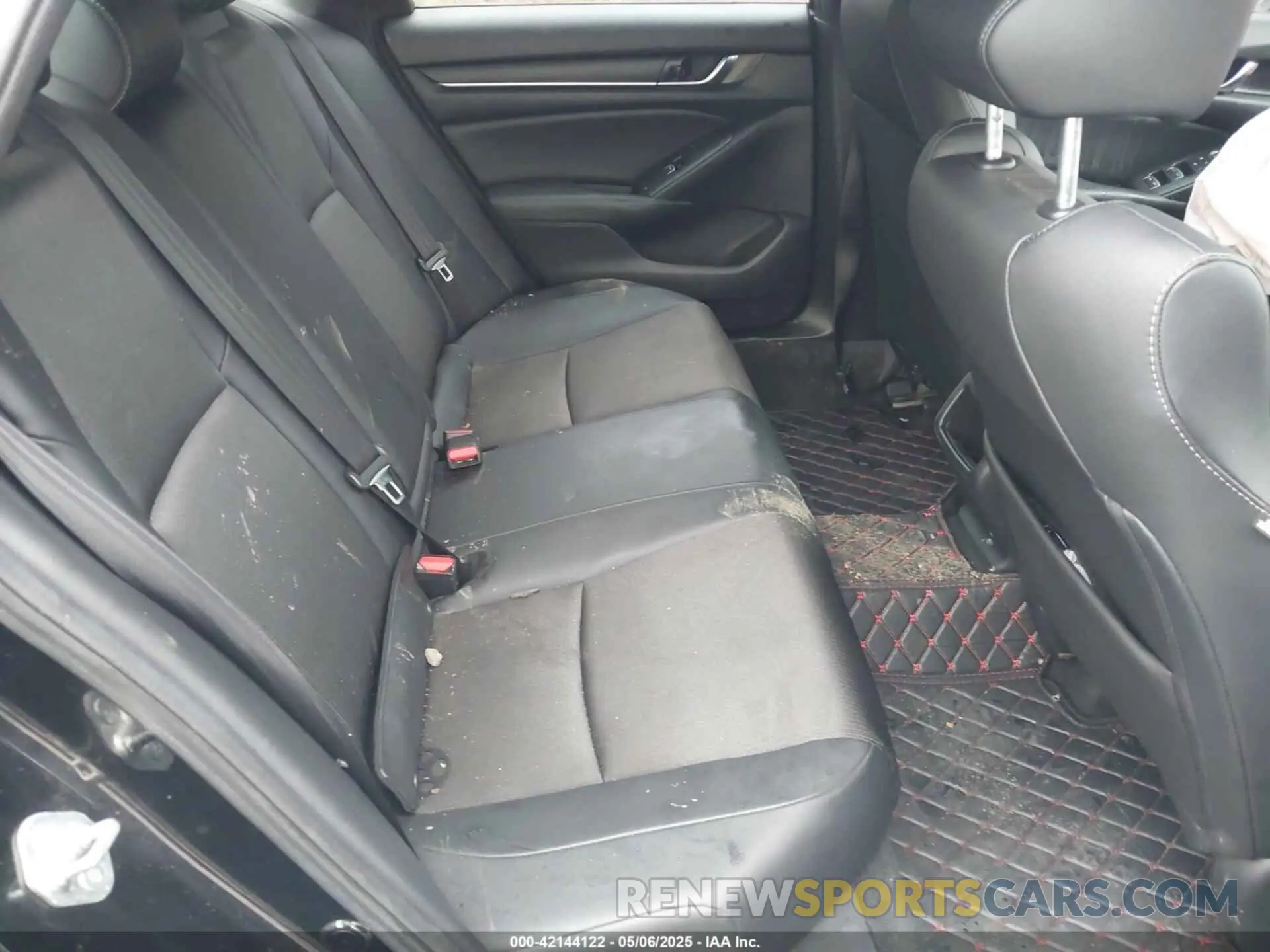 8 Photograph of a damaged car 1HGCV1F39LA146919 HONDA ACCORD 2020