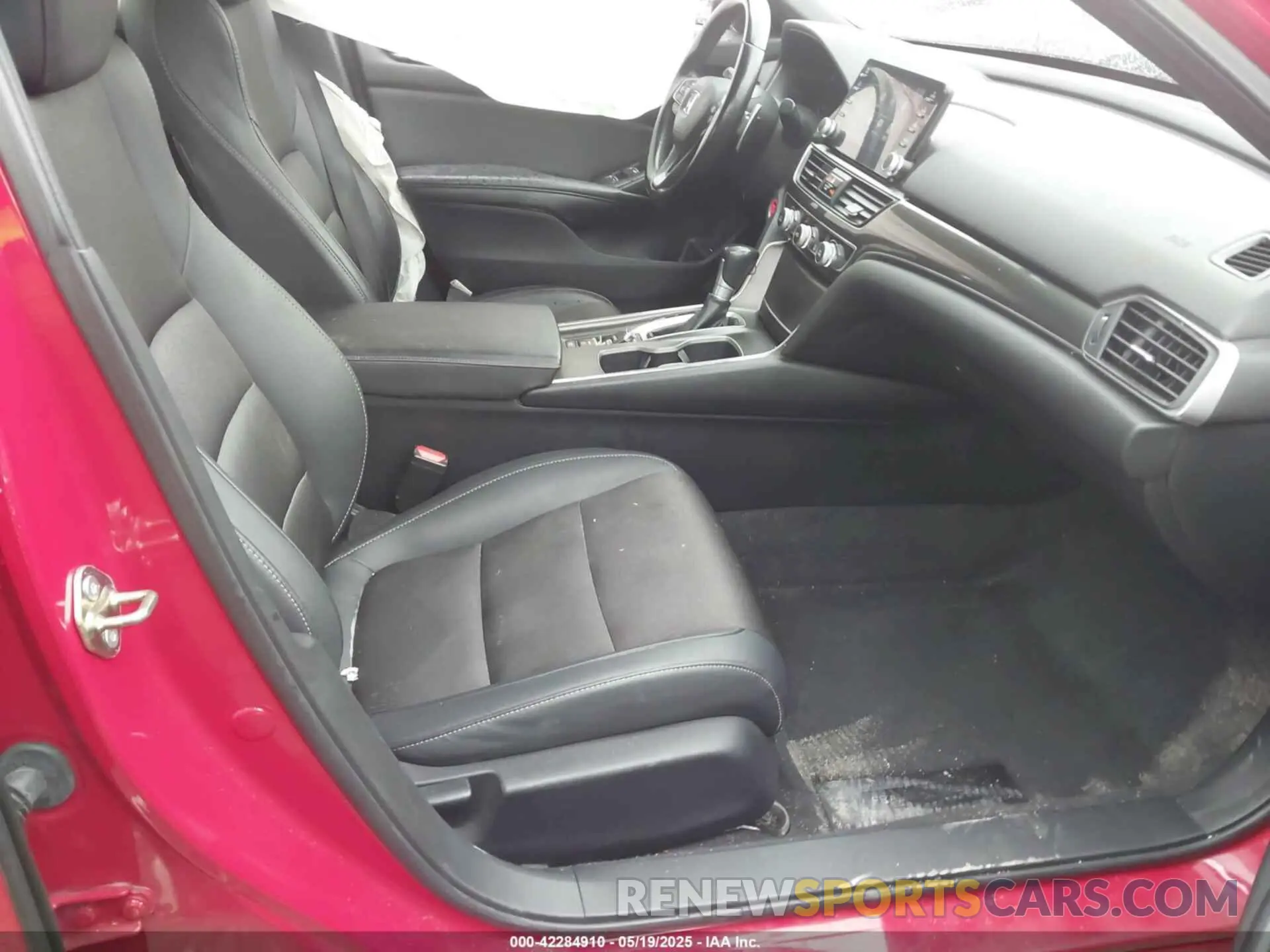 5 Photograph of a damaged car 1HGCV1F3XLA065024 HONDA ACCORD 2020