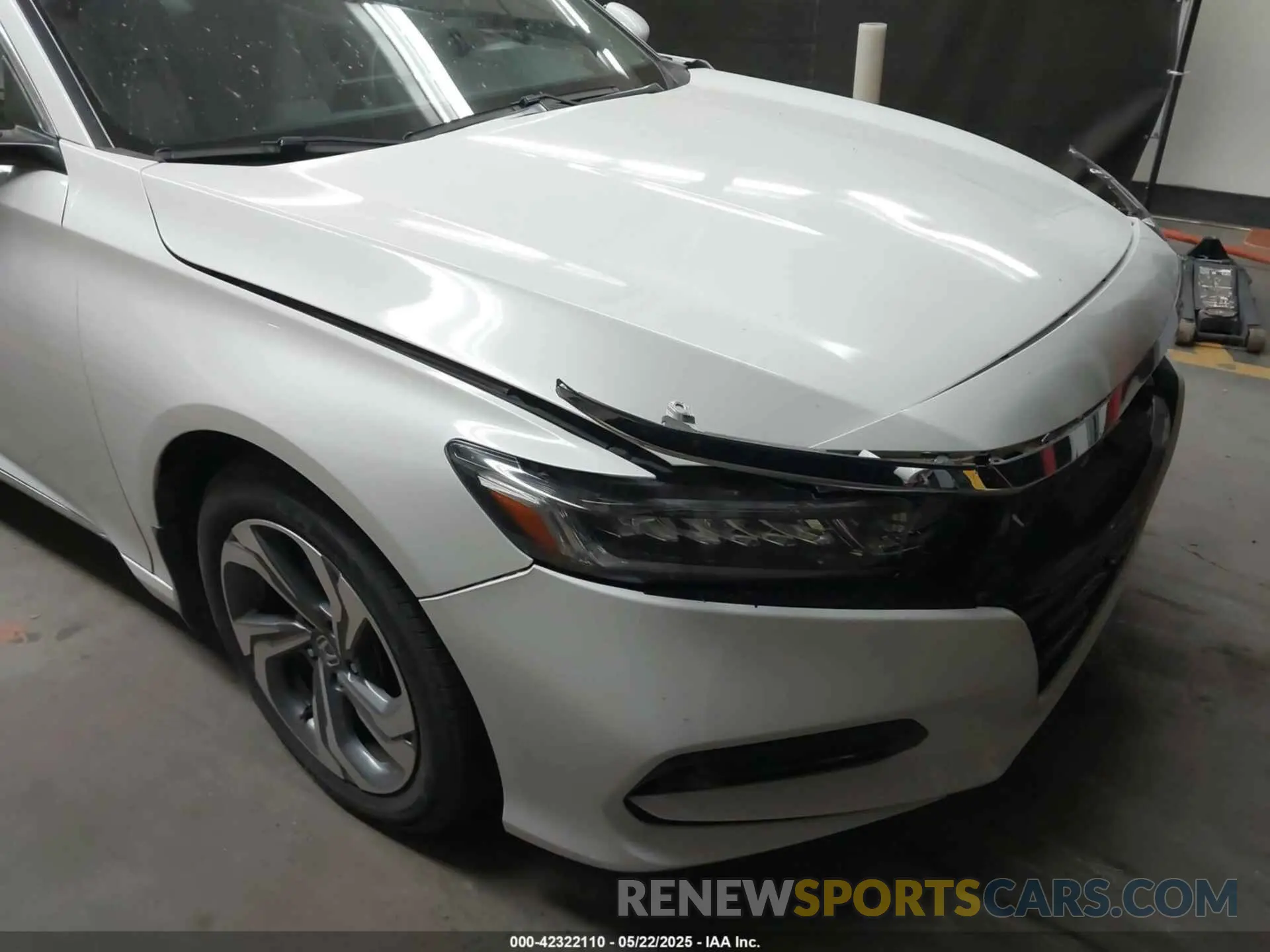 6 Photograph of a damaged car 1HGCV1F42LA031992 HONDA ACCORD 2020
