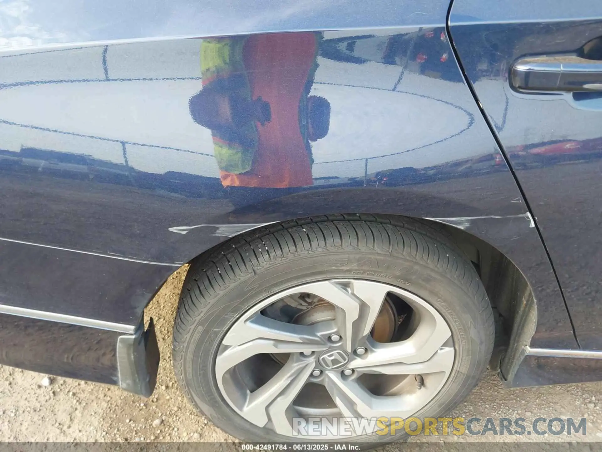18 Photograph of a damaged car 1HGCV1F42LA140775 HONDA ACCORD 2020