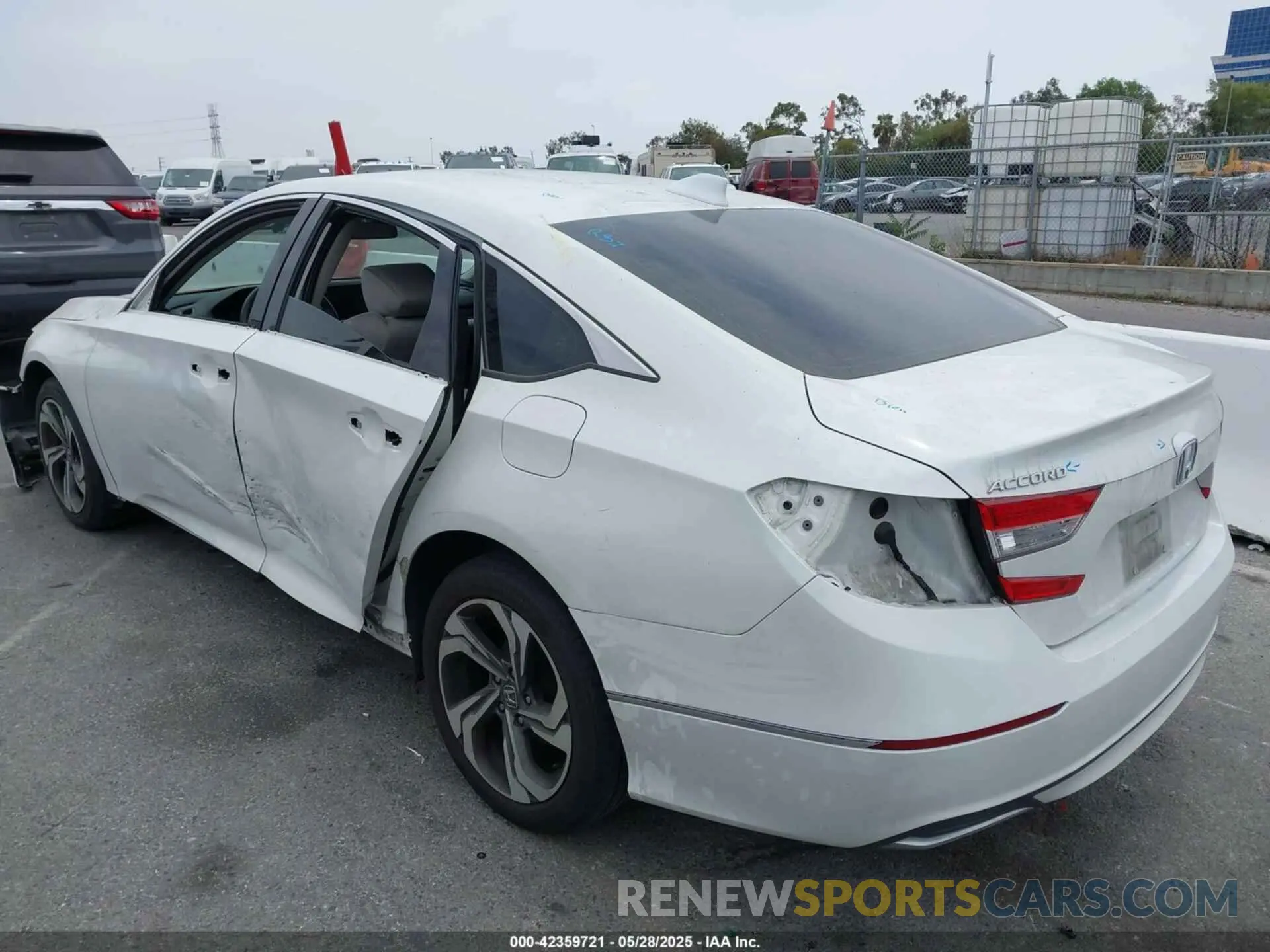 3 Фотография поврежденного автомобиля 1HGCV1F45LA144111 HONDA ACCORD 2020